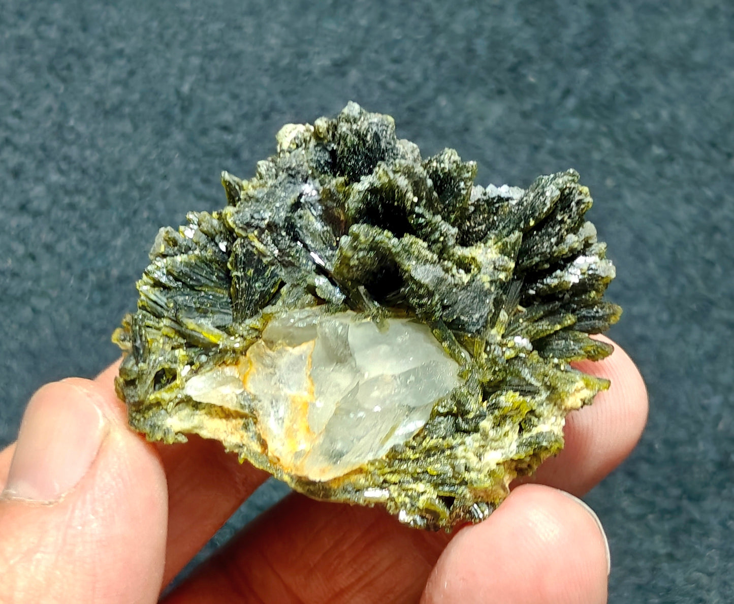 An amazing quartz and Epidote cluster with beautiful terminations 52 grams