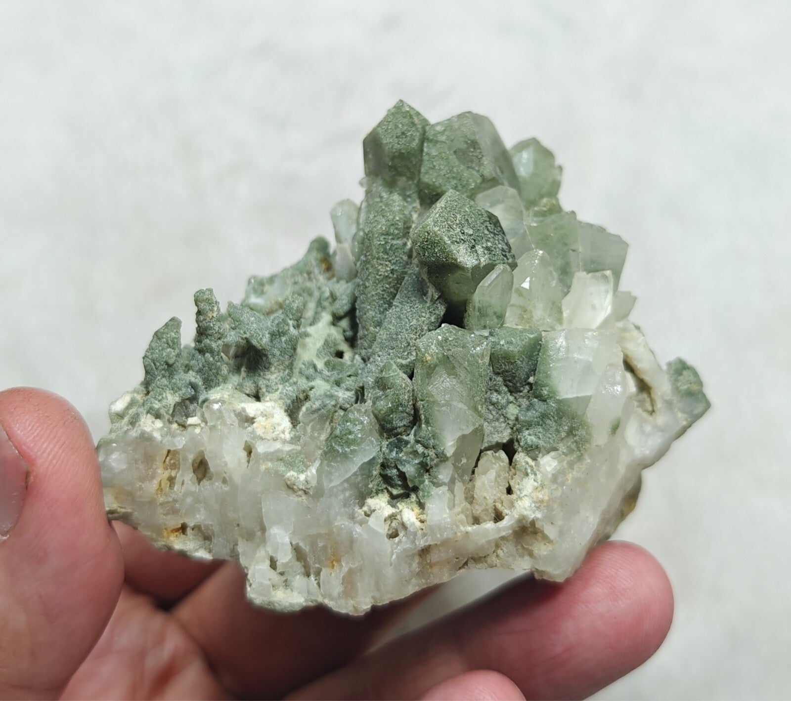Natural beautifully terminated Chlorite Quartz crystals cluster 162 grams