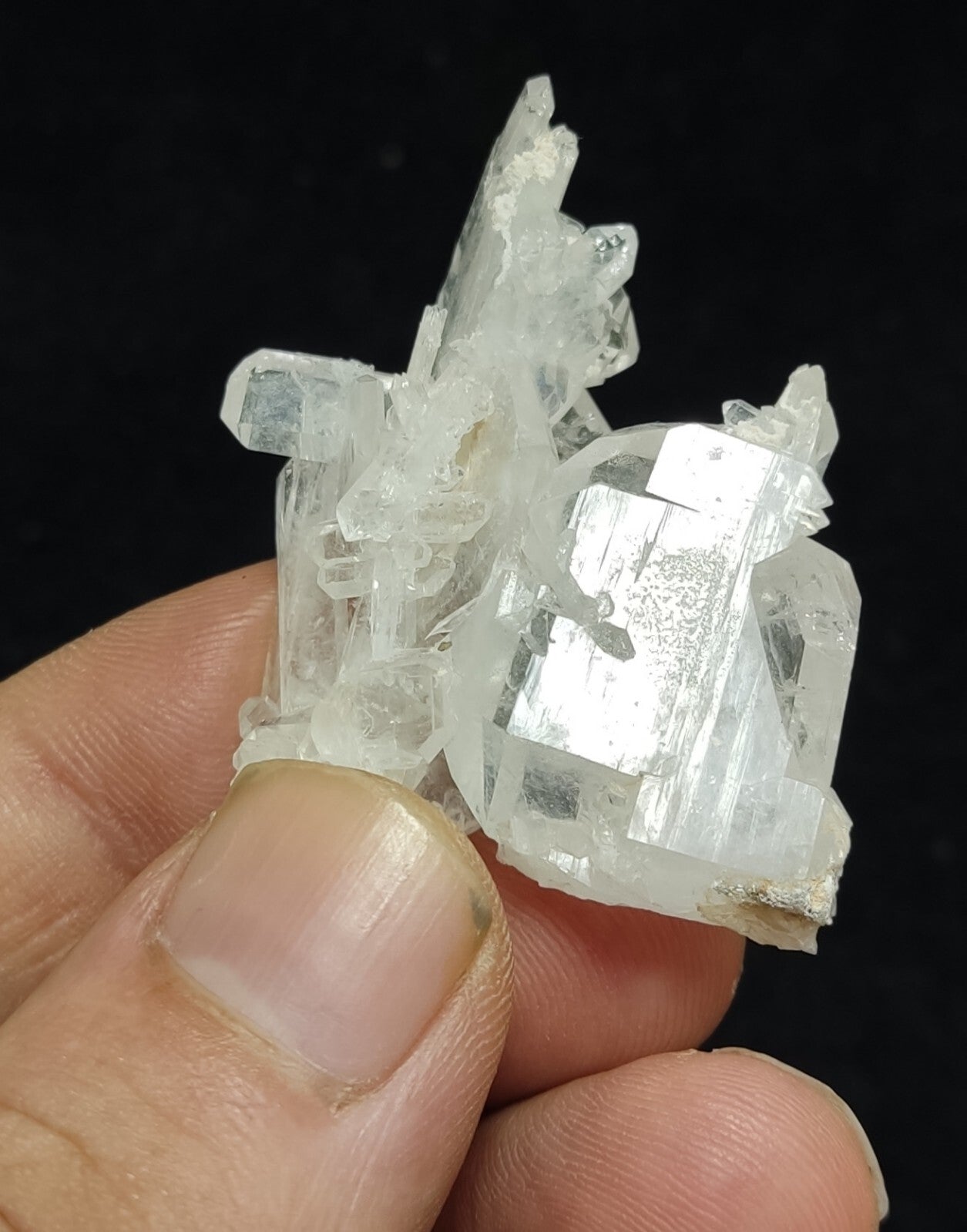 An Aesthetic terminated faden Quartz crystal specimen 18 grams