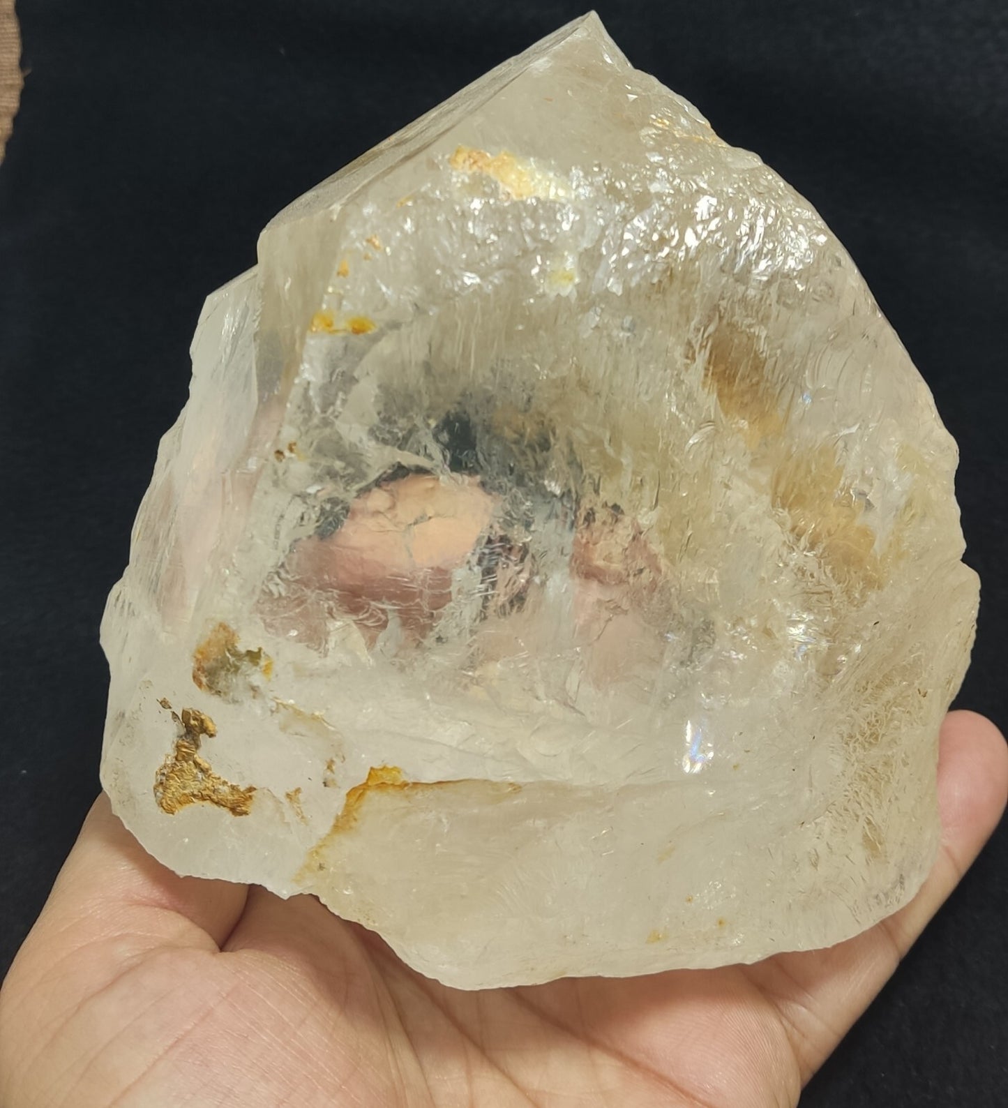 An Aesthetic large specimen of naturally terminated quartz crystal 1530 grams