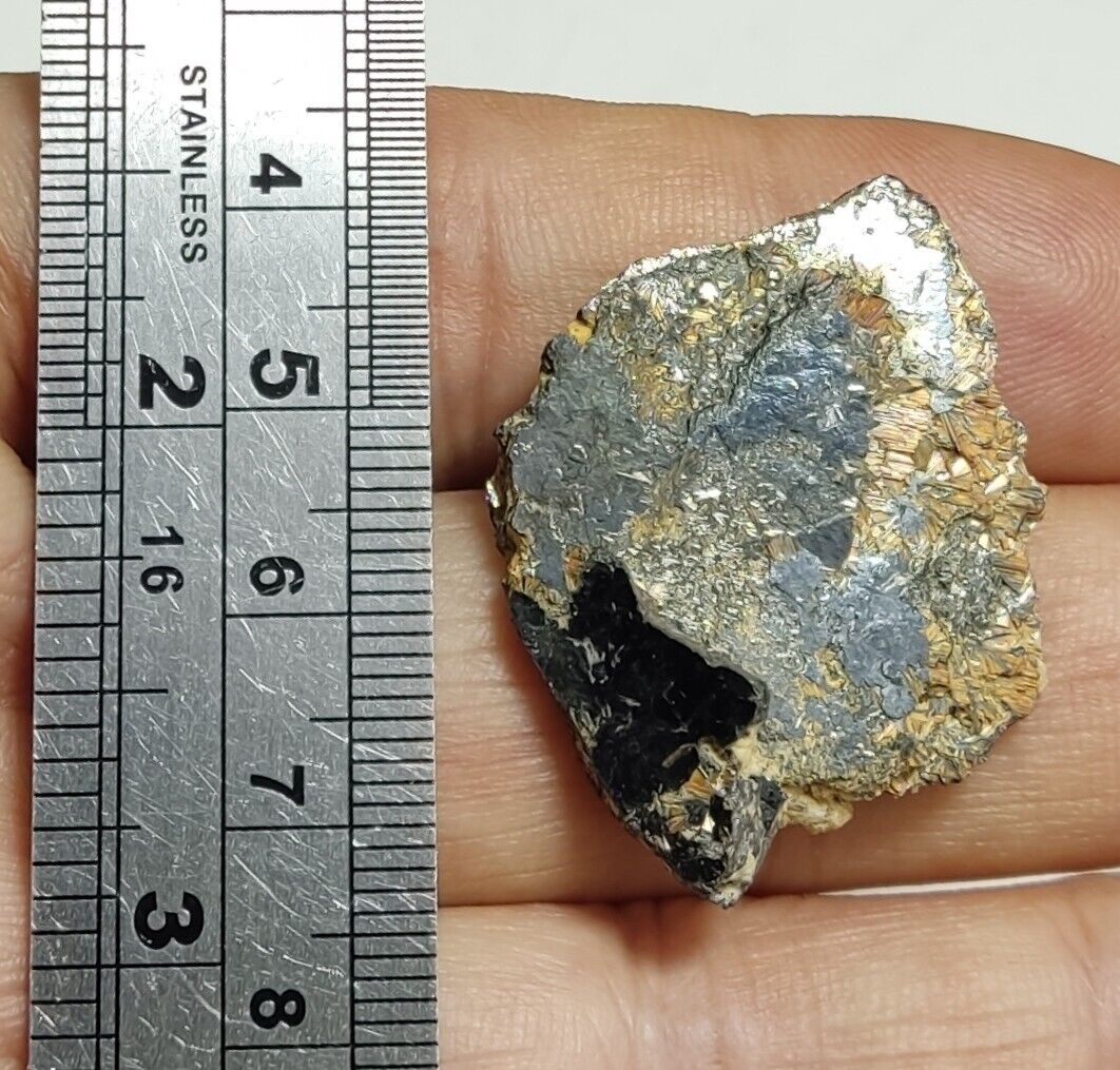 12 grams hematite specimen with rutiles saginite inclusions