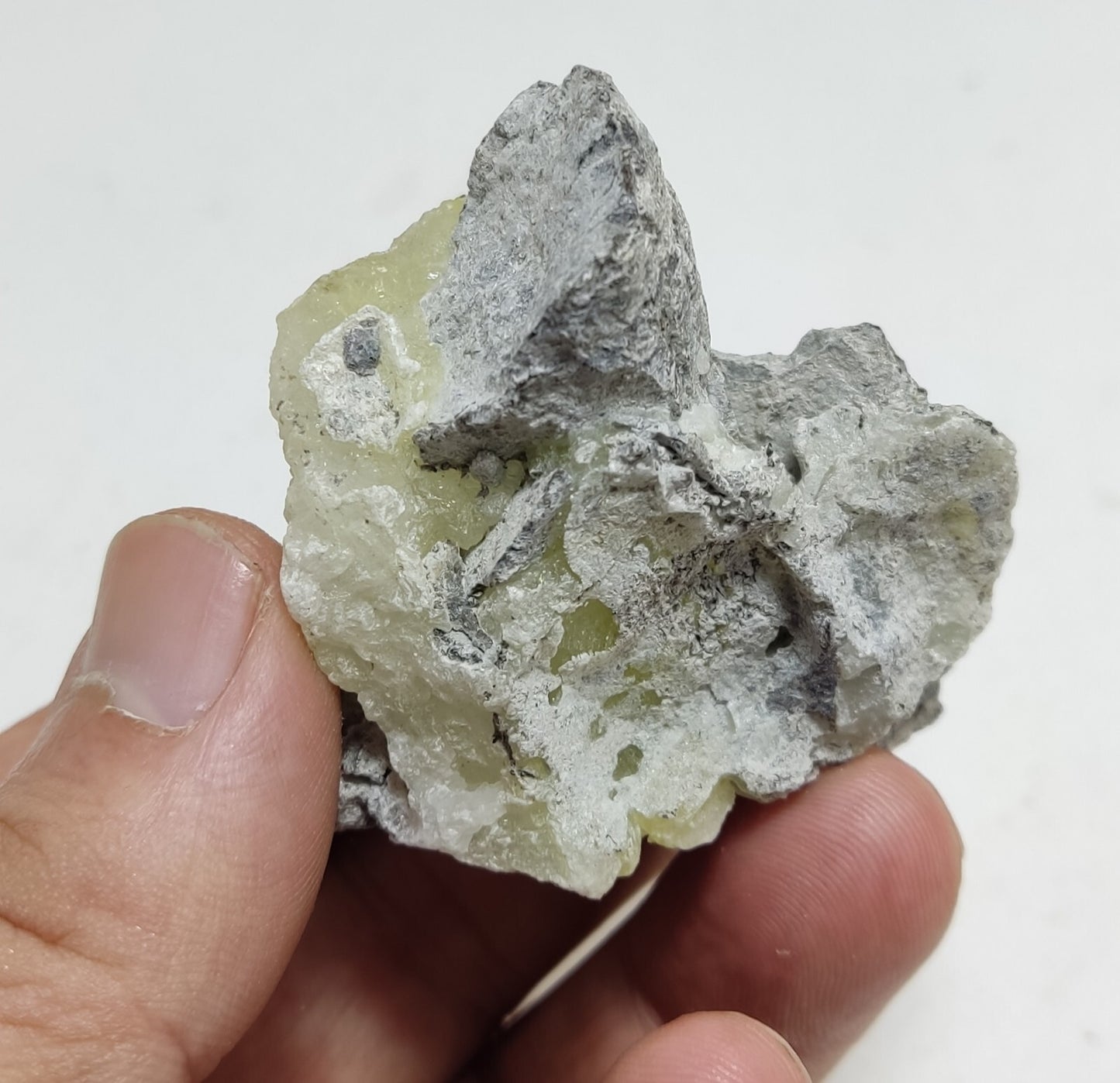 An Aesthetic Natural specimen of brucite with chromite 73 grams