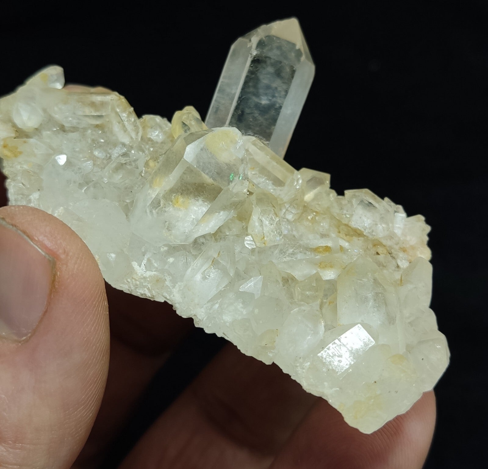 An Aesthetic terminated specimen of Quartz cluster 66 grams
