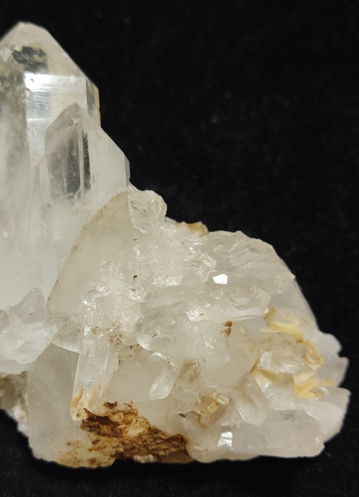 An Aesthetic Natural beautifully terminated Quartz cluster on matrix 121 grams