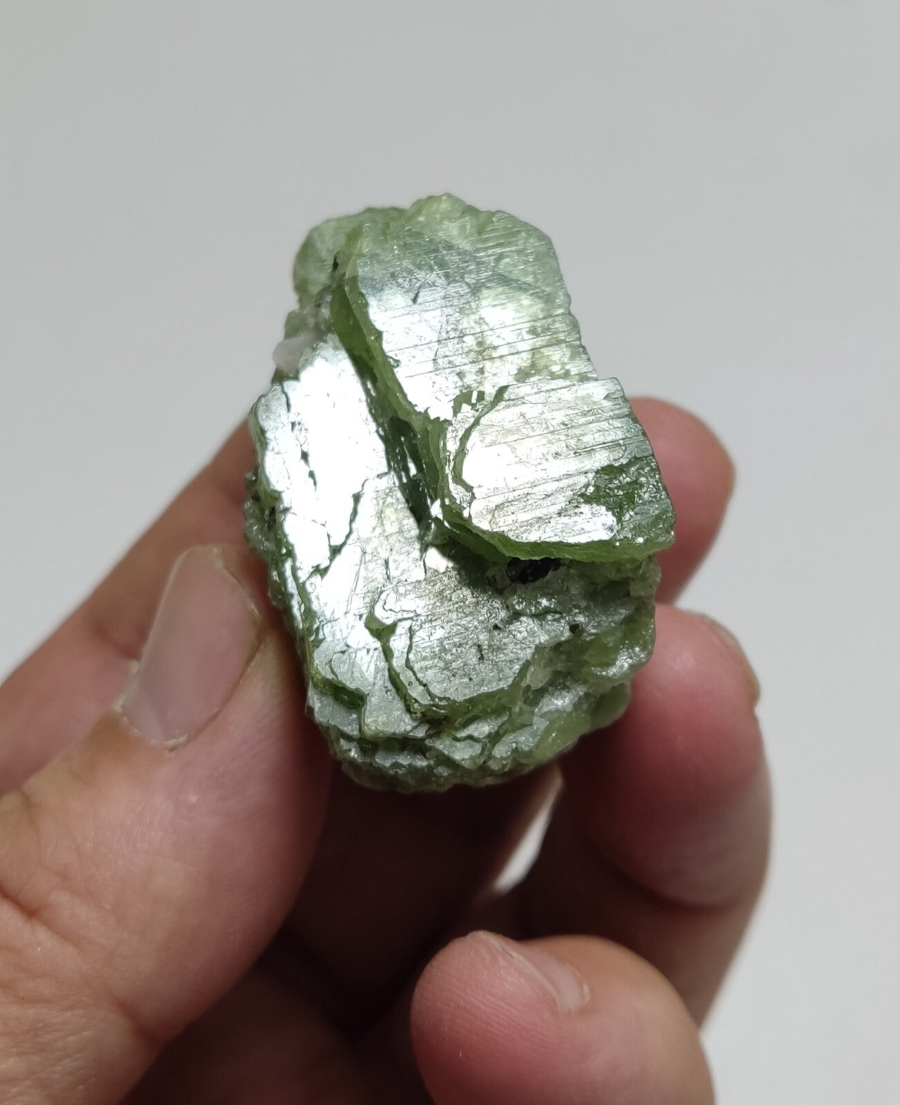 An amazing specimen of diopside crystal 71 grams