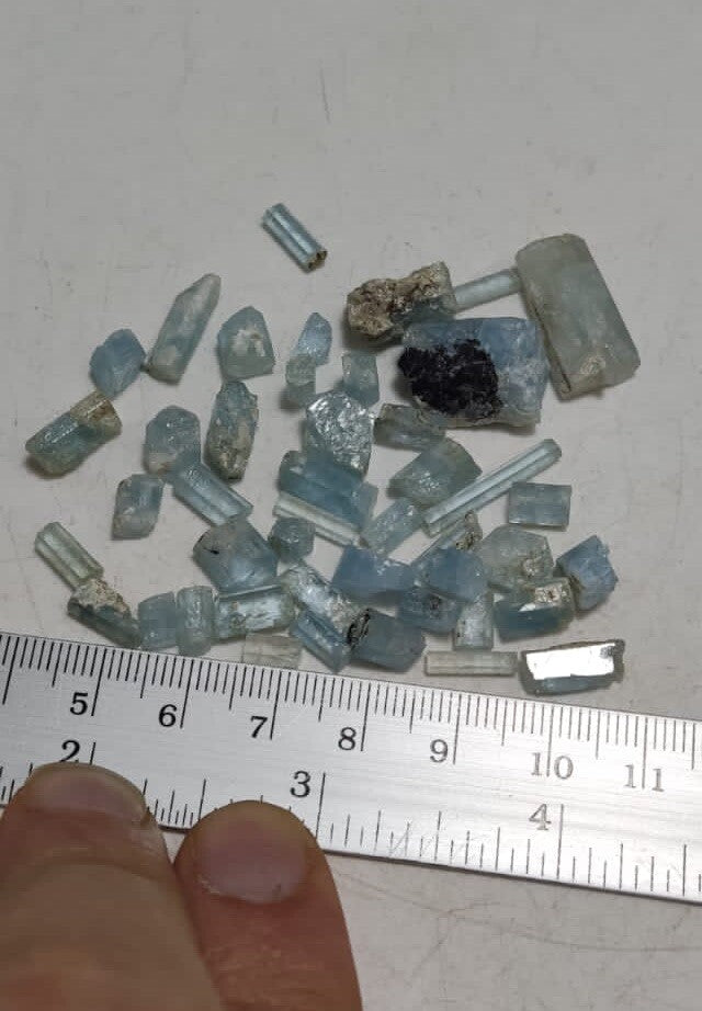 Natural Aquarium Crystals  Lot 18 Grams.