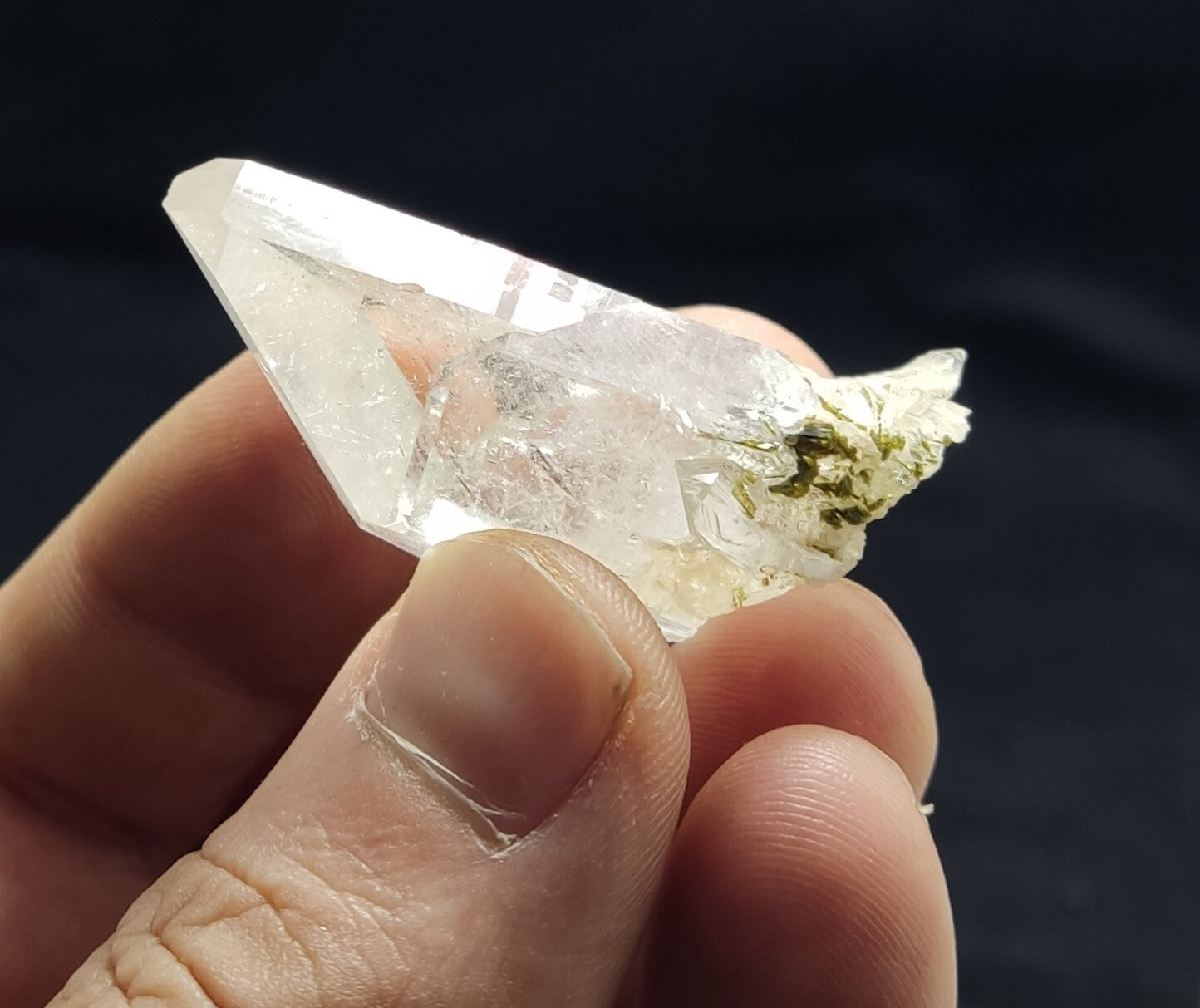 An Aesthetic terminated clear quartz with some epidote inclusions 20 grams