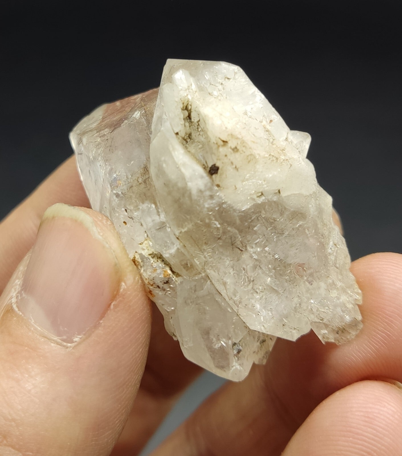 An Aesthetic specimen of rutiles included quartz crystal 37 grams