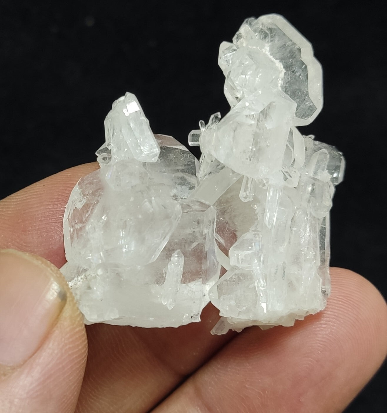 An Aesthetic terminated faden Quartz crystal specimen 18 grams