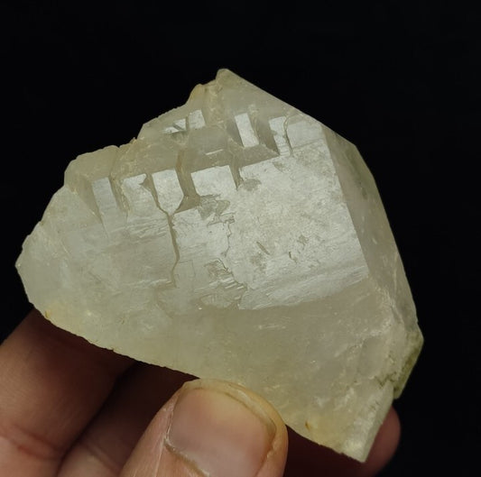 Gwindel Quartz Crystal 142 grams