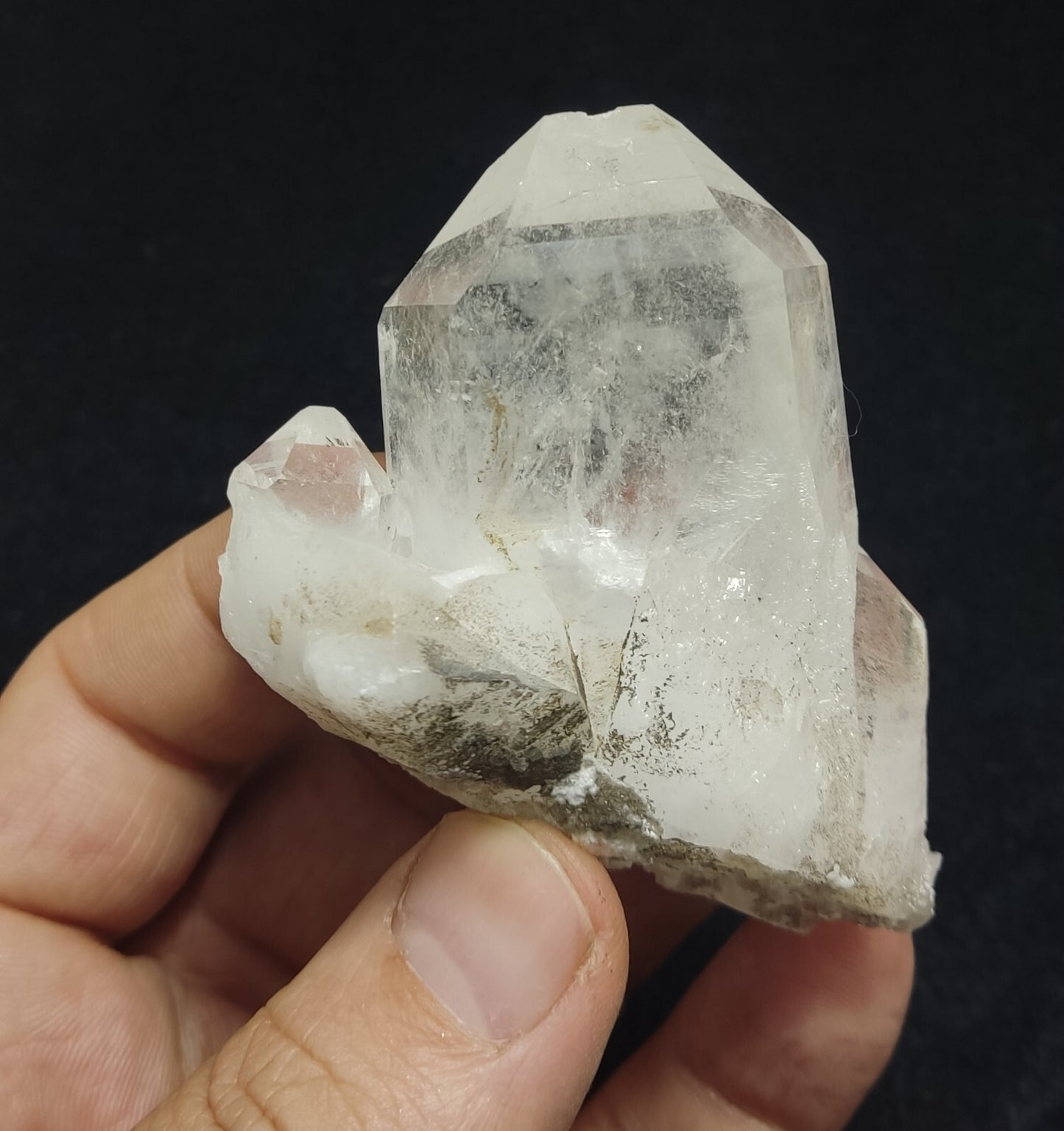 An Aesthetic terminated specimen of Quartz 104 grams