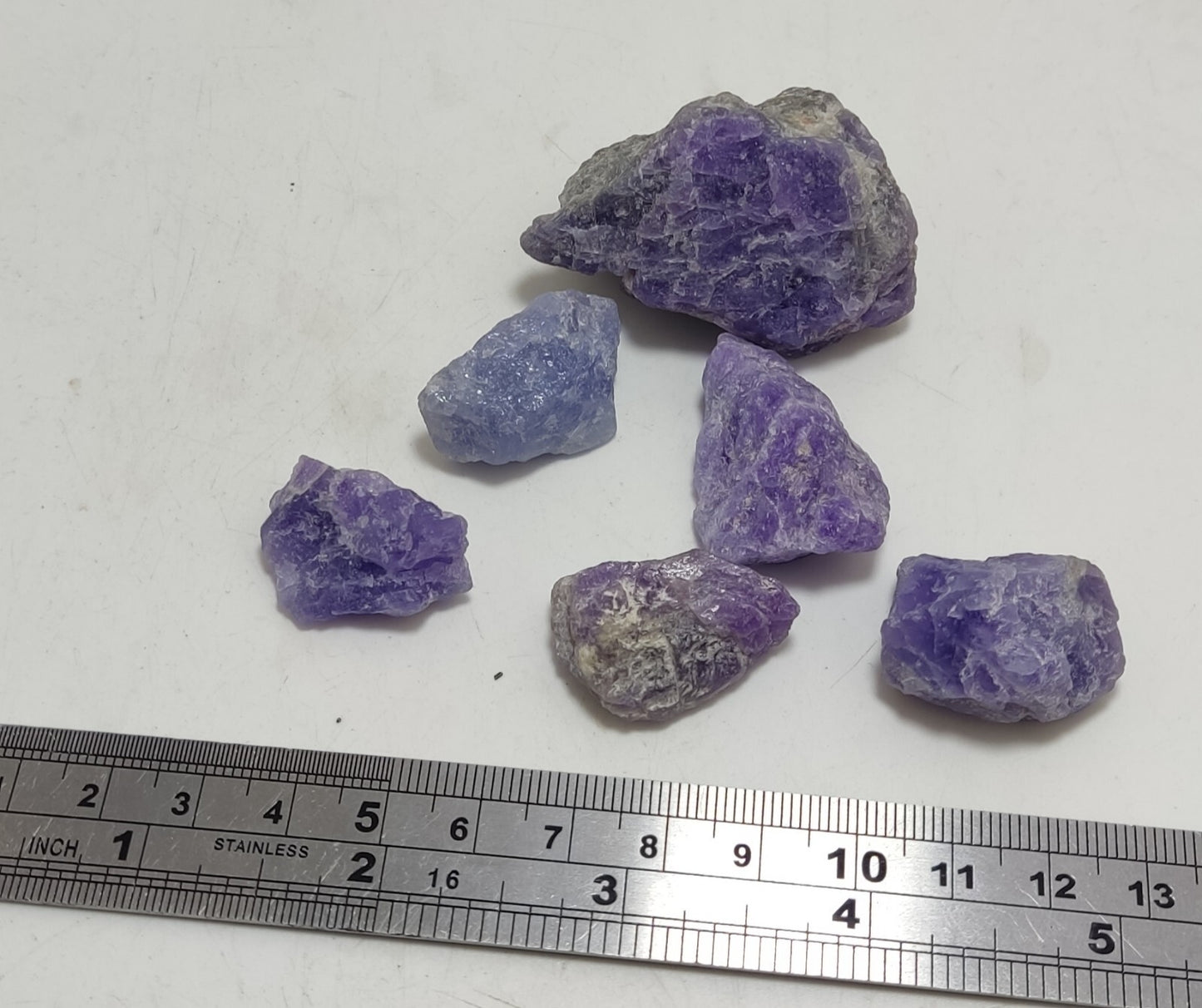 77 grams fluorescent Hackmanite