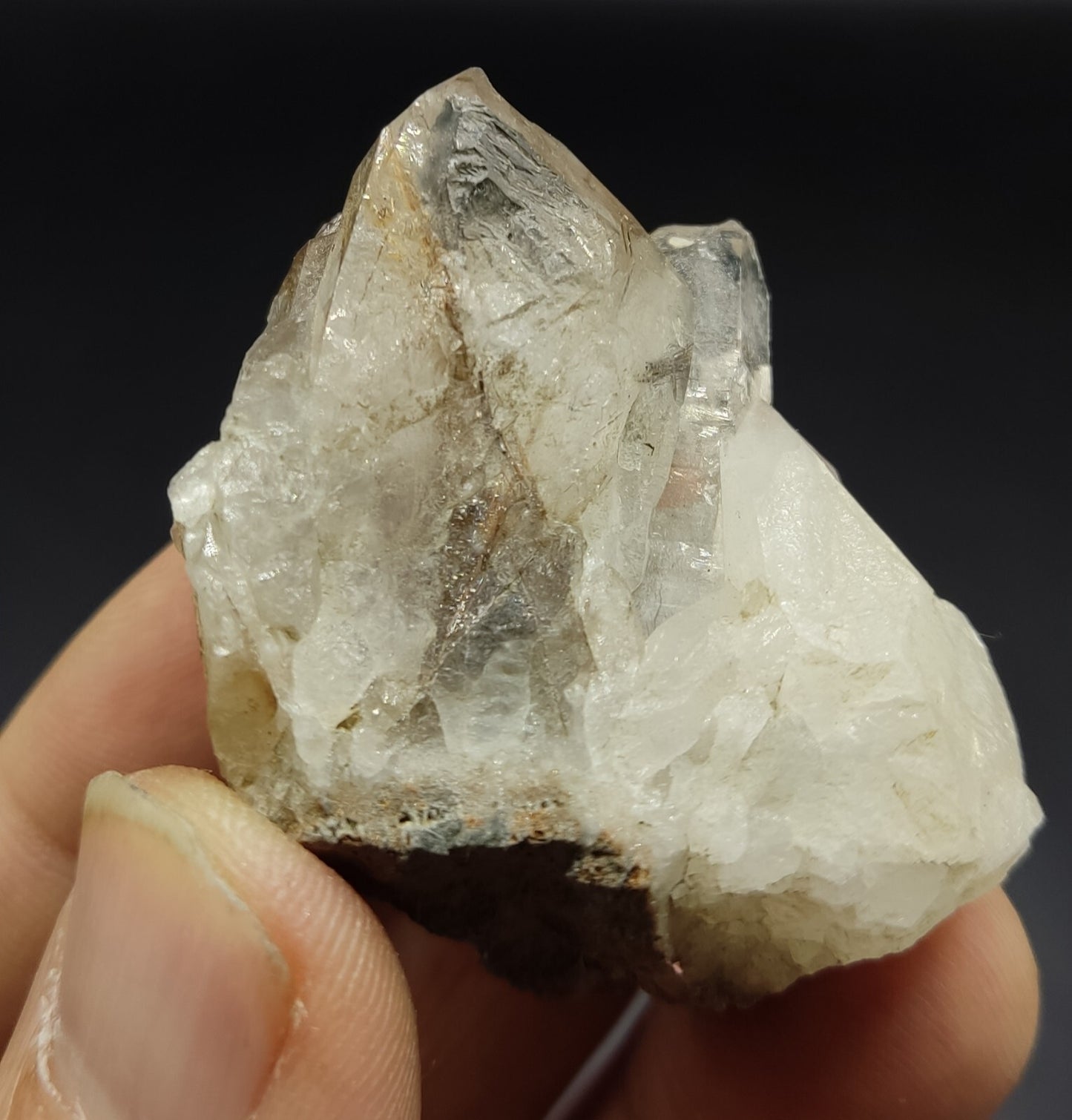 An Aesthetic specimen of rutiles included quartz crystal 41 grams