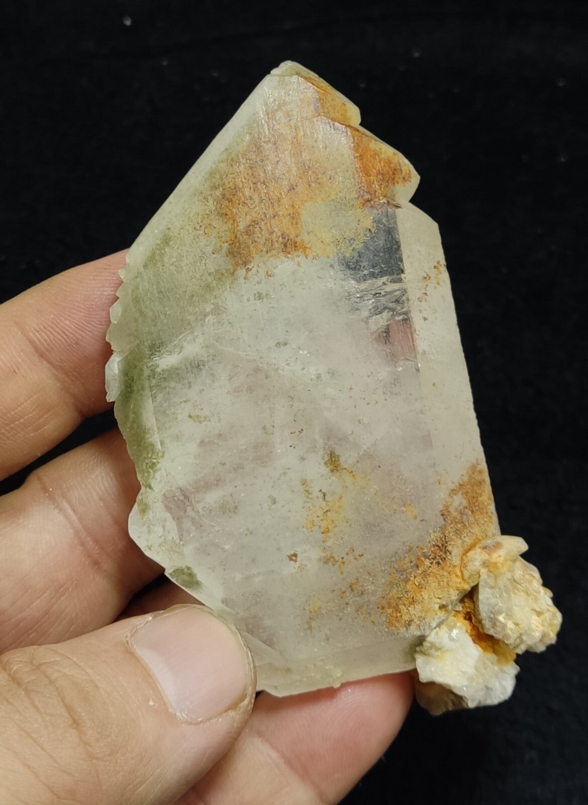 An Aesthetic Natural terminated quartz with Chlorite and iron stains 98 grams