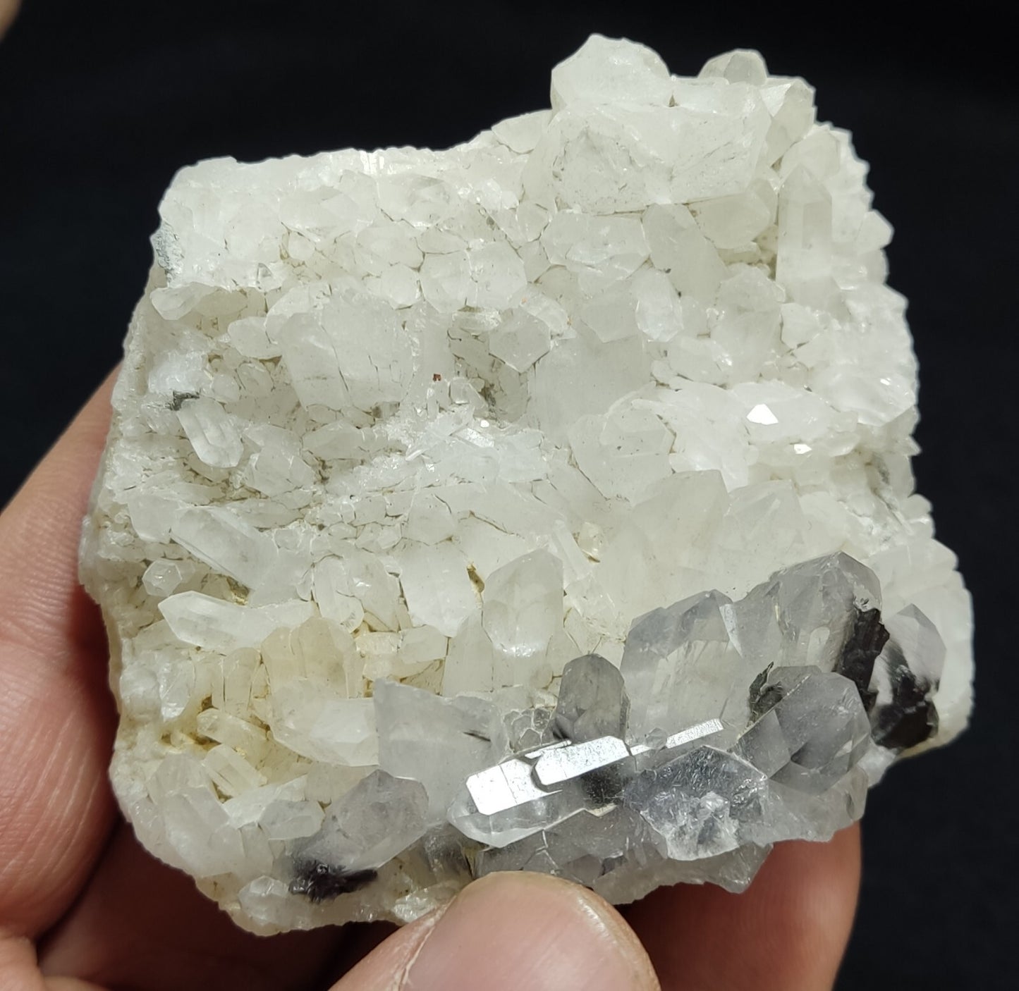 A very Aesthetic Natural terminated brookite Quartz cluster 161 grams