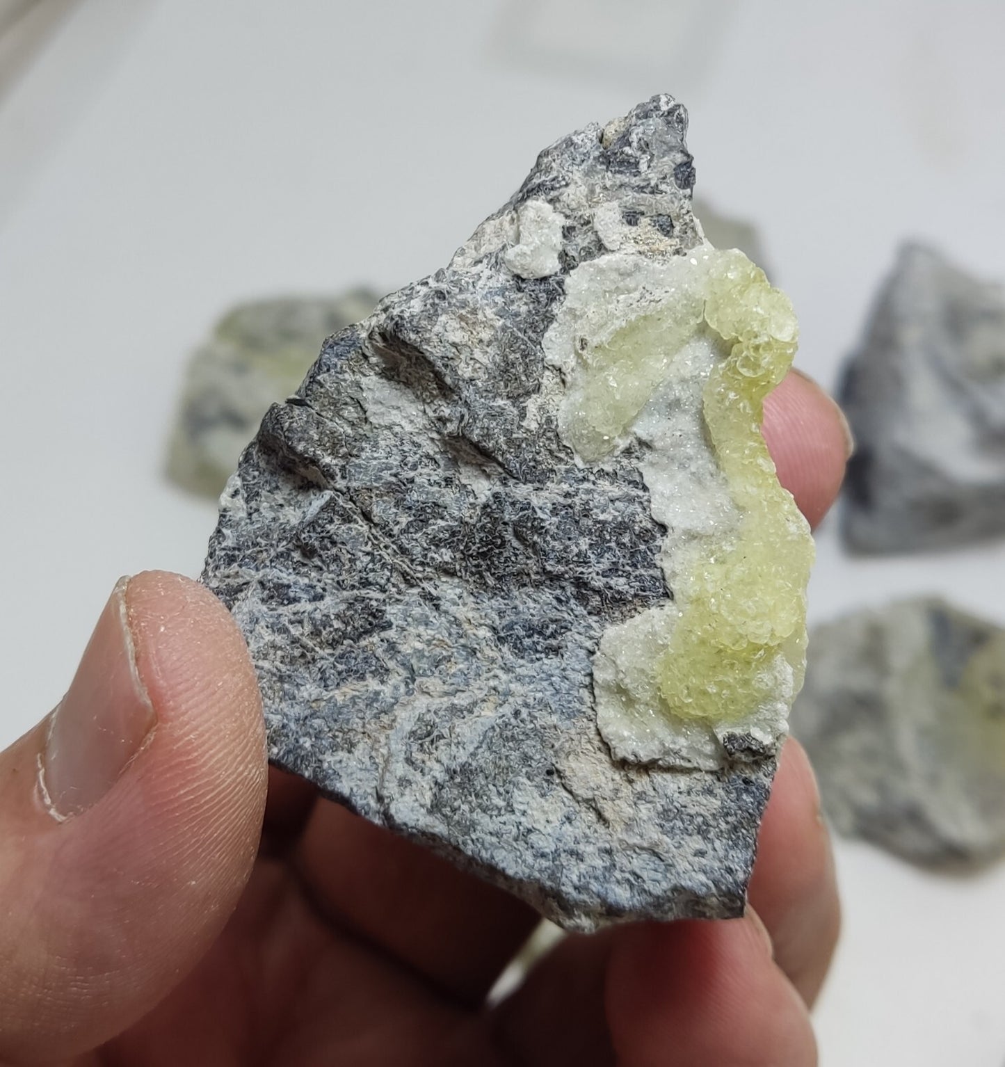 750 grams Brucite on matrix with chromite