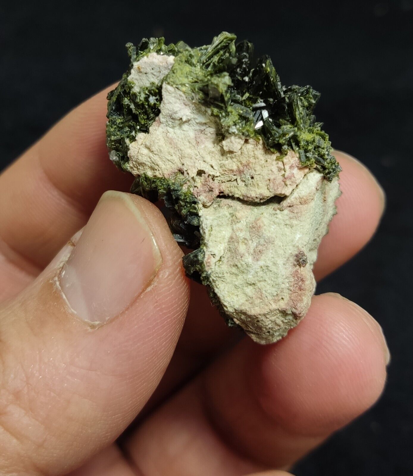 A very Aesthetic Natural beautifully terminated epidote specimen 20 grams