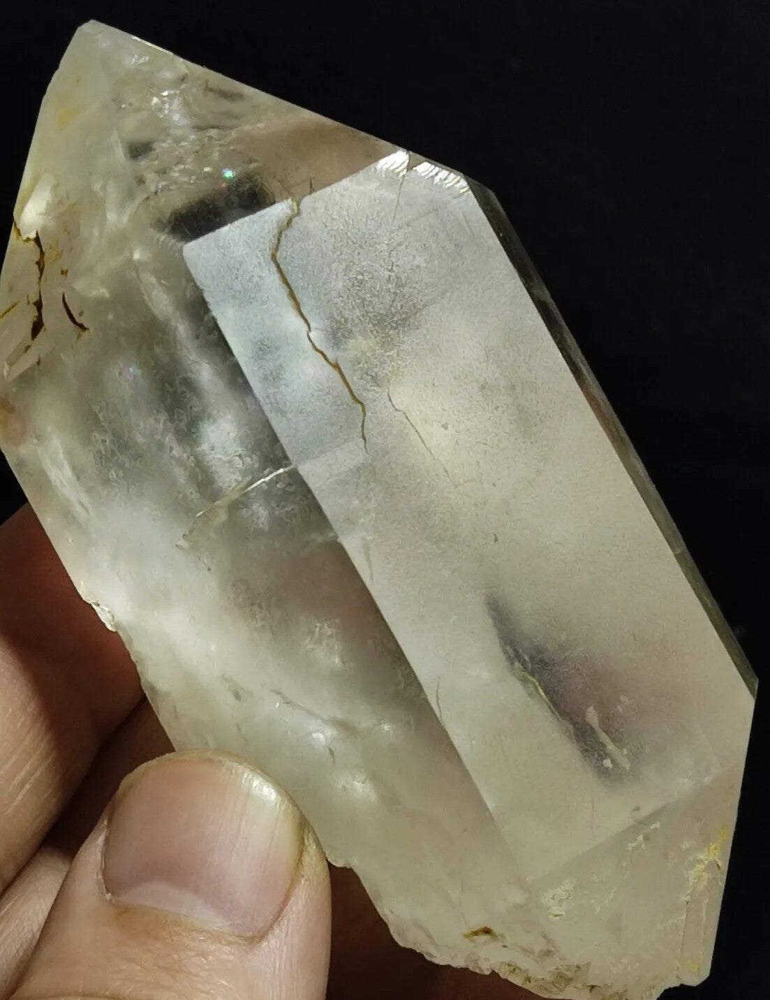 An Aesthetic terminated specimen of Quartz crystal 246 grams