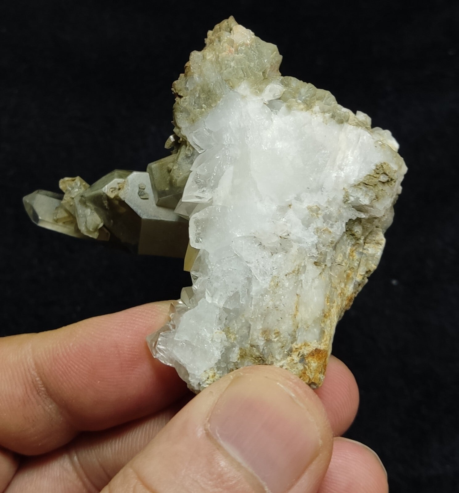 An Aesthetic terminated specimen of chlorite Quartz cluster 101 grams