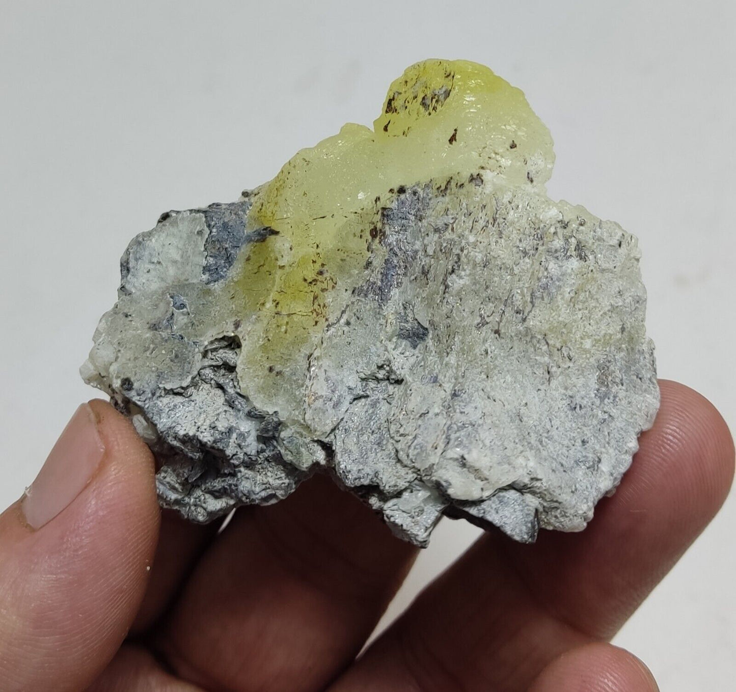 An Aesthetic Natural specimen of brucite with chromite 41 grams