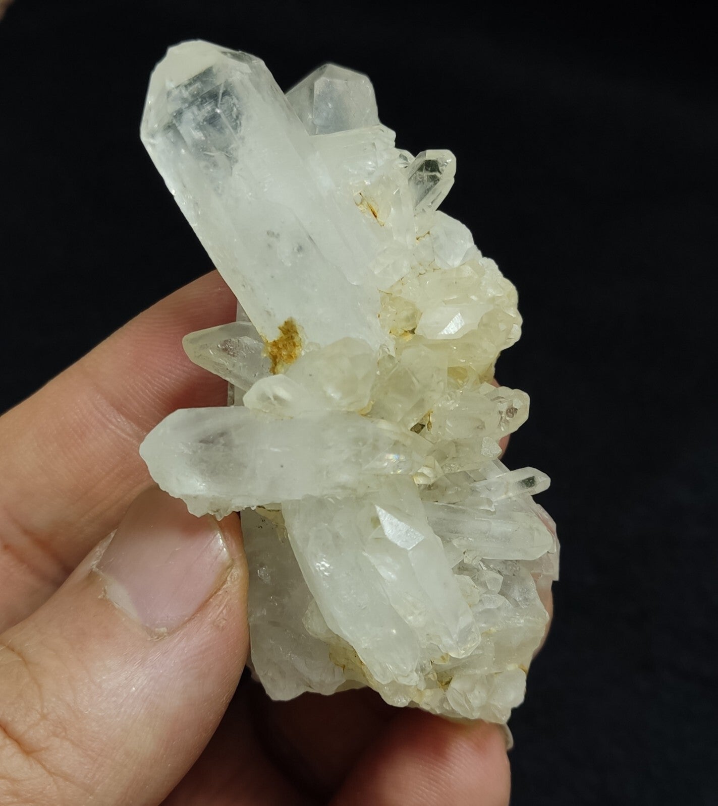 Natural quartz crystal cluster specimen 66 grams