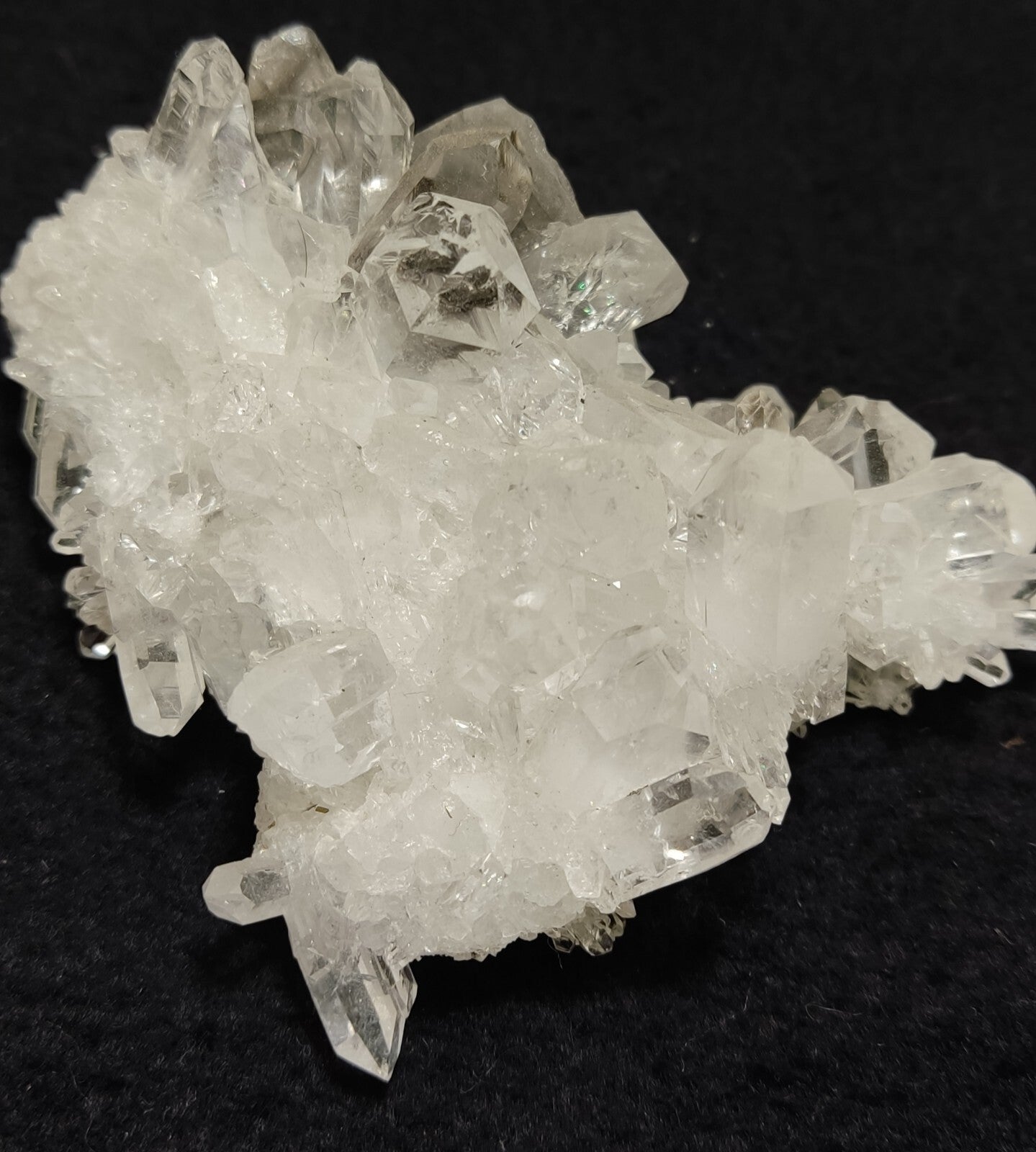 A very Aesthetic Natural terminated brookite included Quartz cluster 114 grams