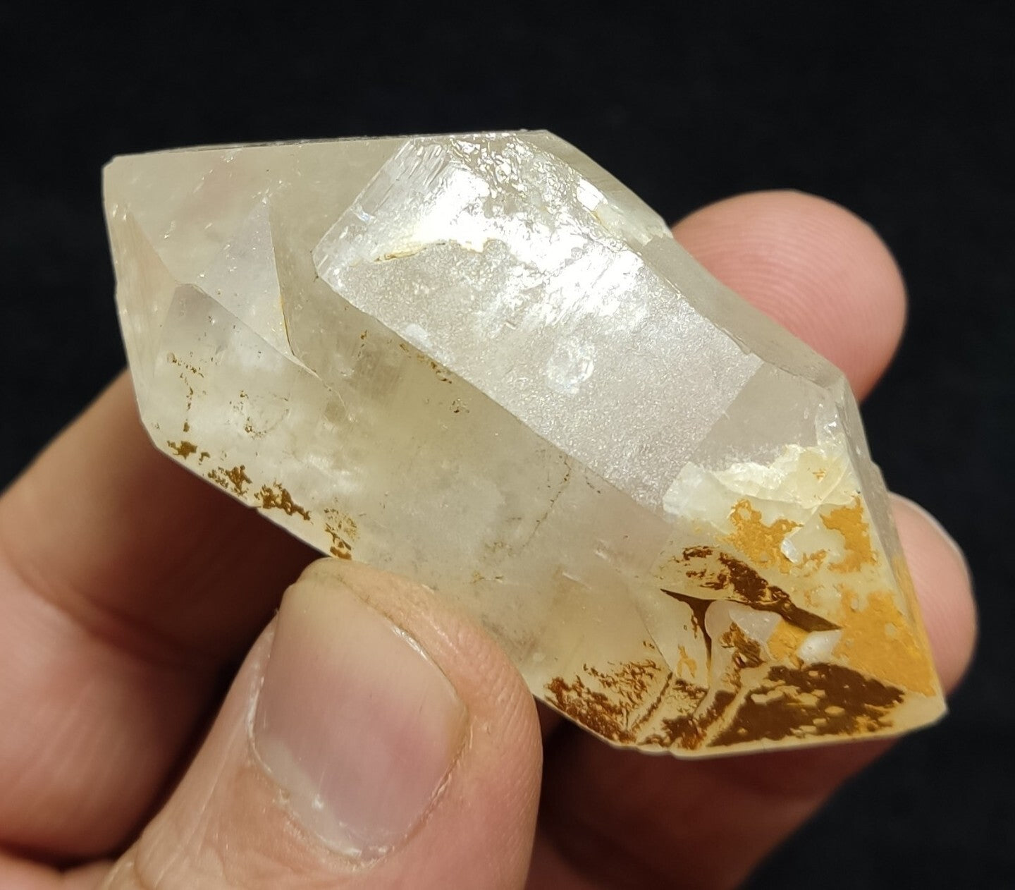 A very Aesthetic Natural beautifully terminated Quartz crystal 54 grams