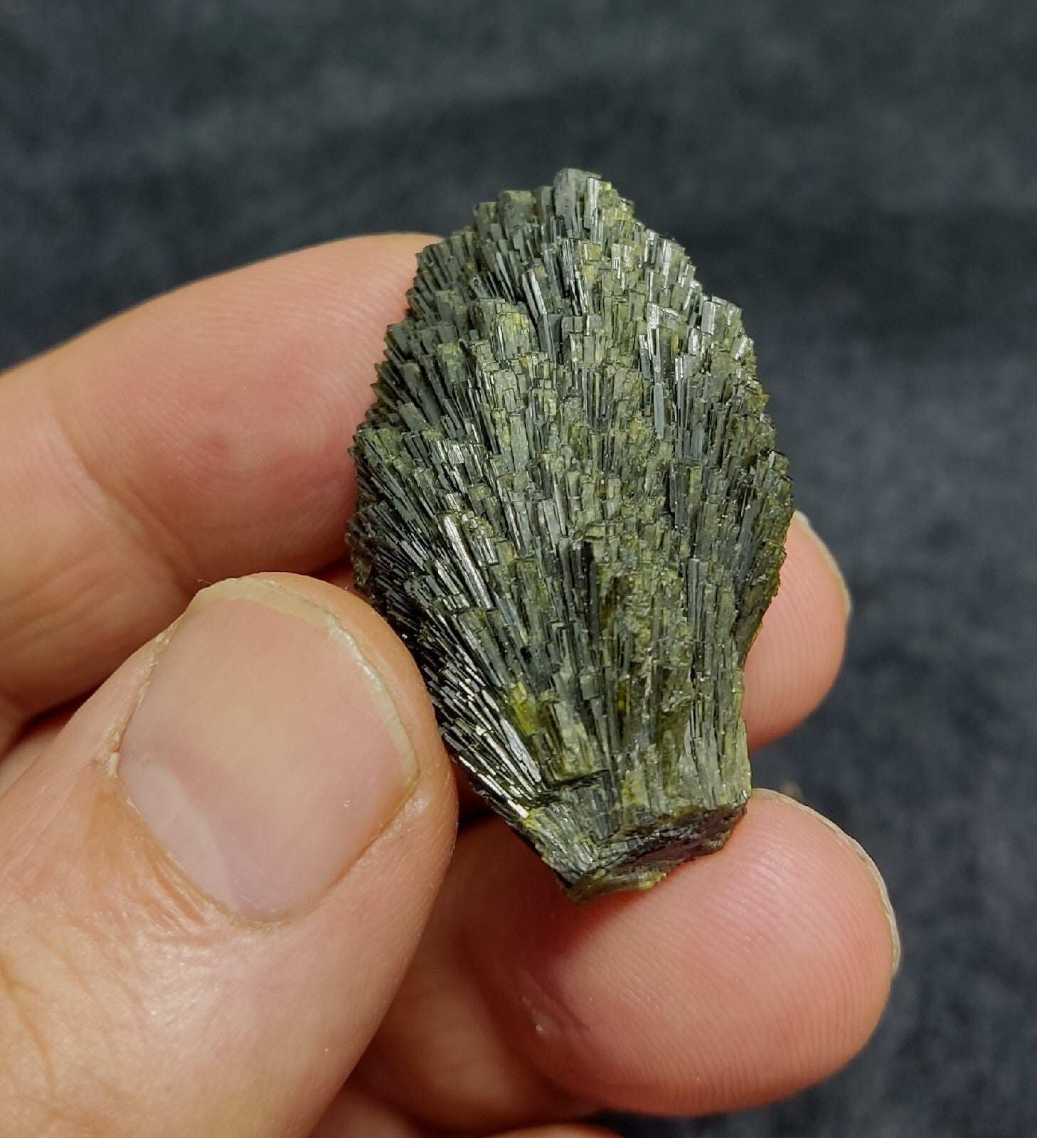 Epidote crystal spray like formations 20 grams