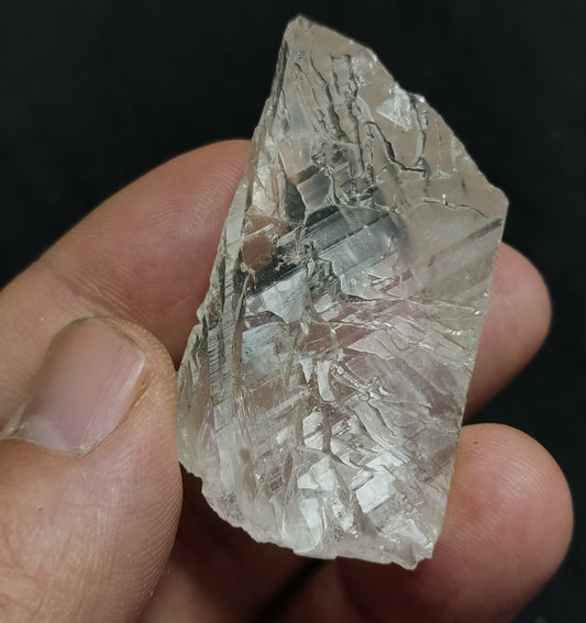 A very Aesthetic Natural beautifully terminated Quartz crystal 27 grams