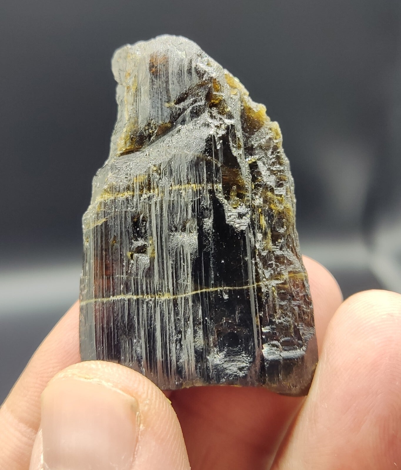 An aesthetic specimen of epidote crystal 38 grams