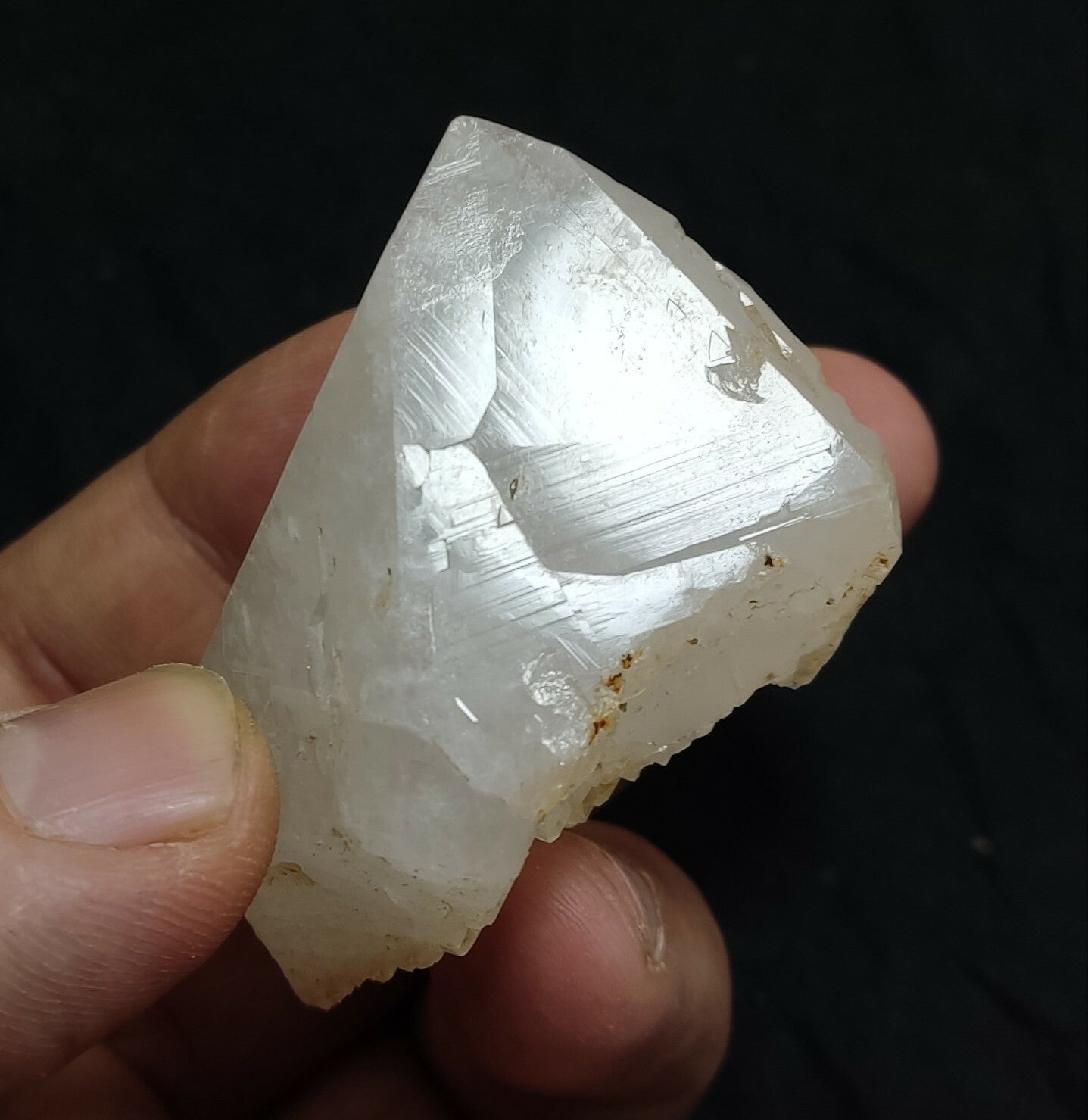A very Aesthetic Natural beautifully terminated Quartz crystal 97 grams