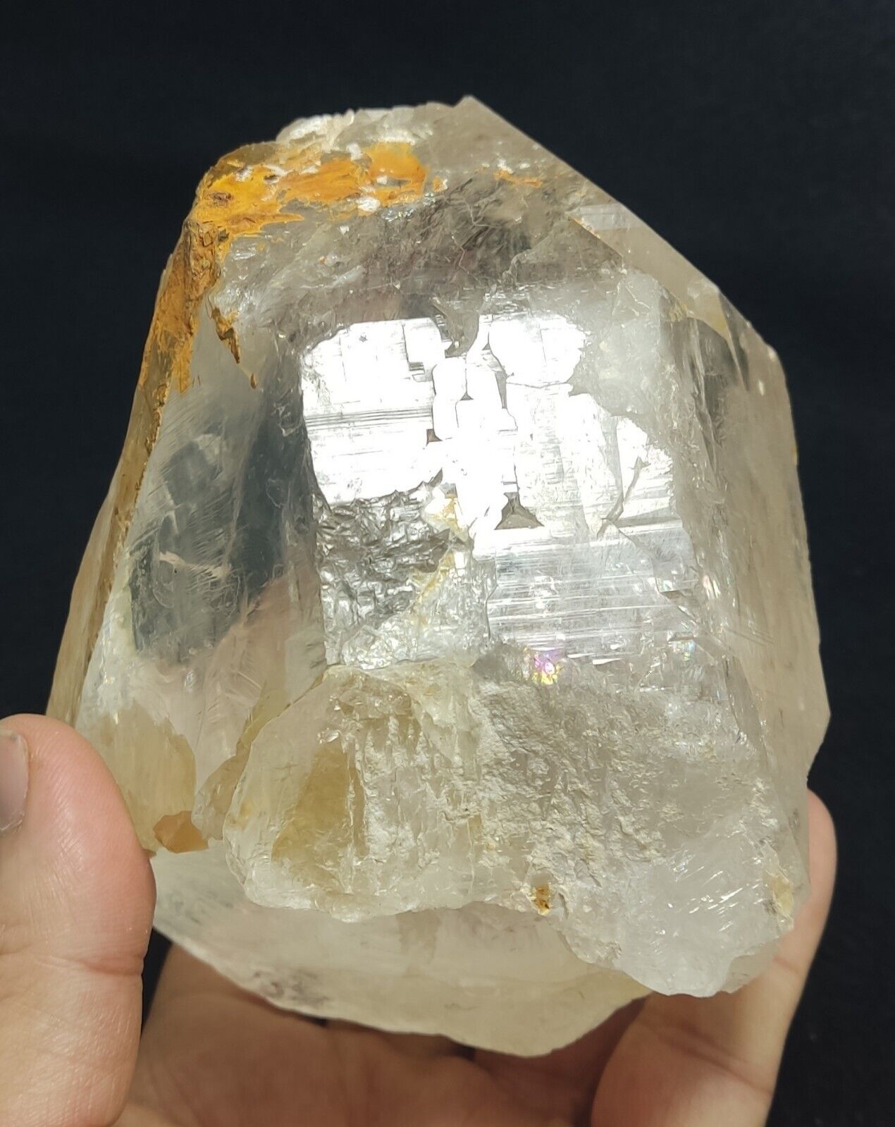 An Aesthetic large specimen of naturally terminated quartz crystal 1530 grams