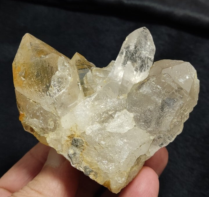 Natural terminated Quartz Crystal Specimen 253 grams