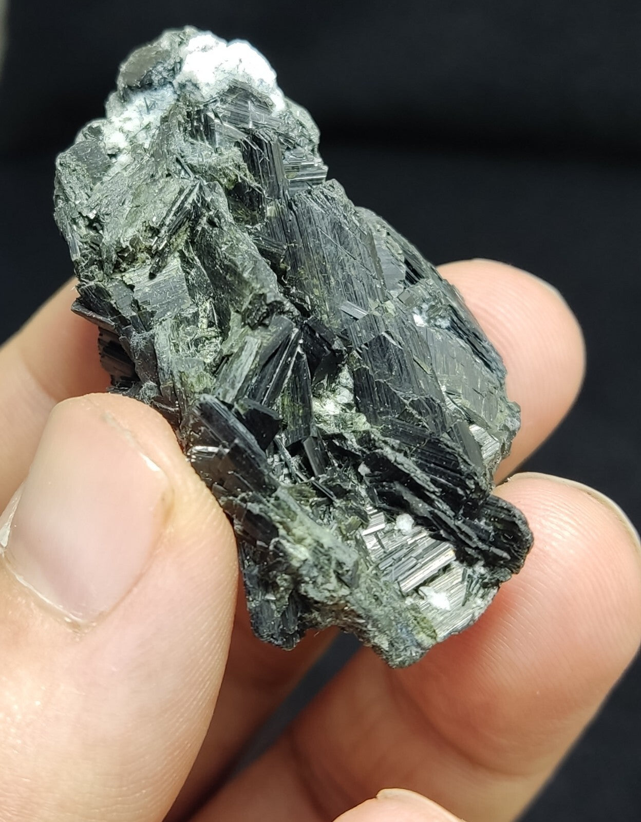 An aesthetic specimen of terminated aegirine crystal cluster 31 grams