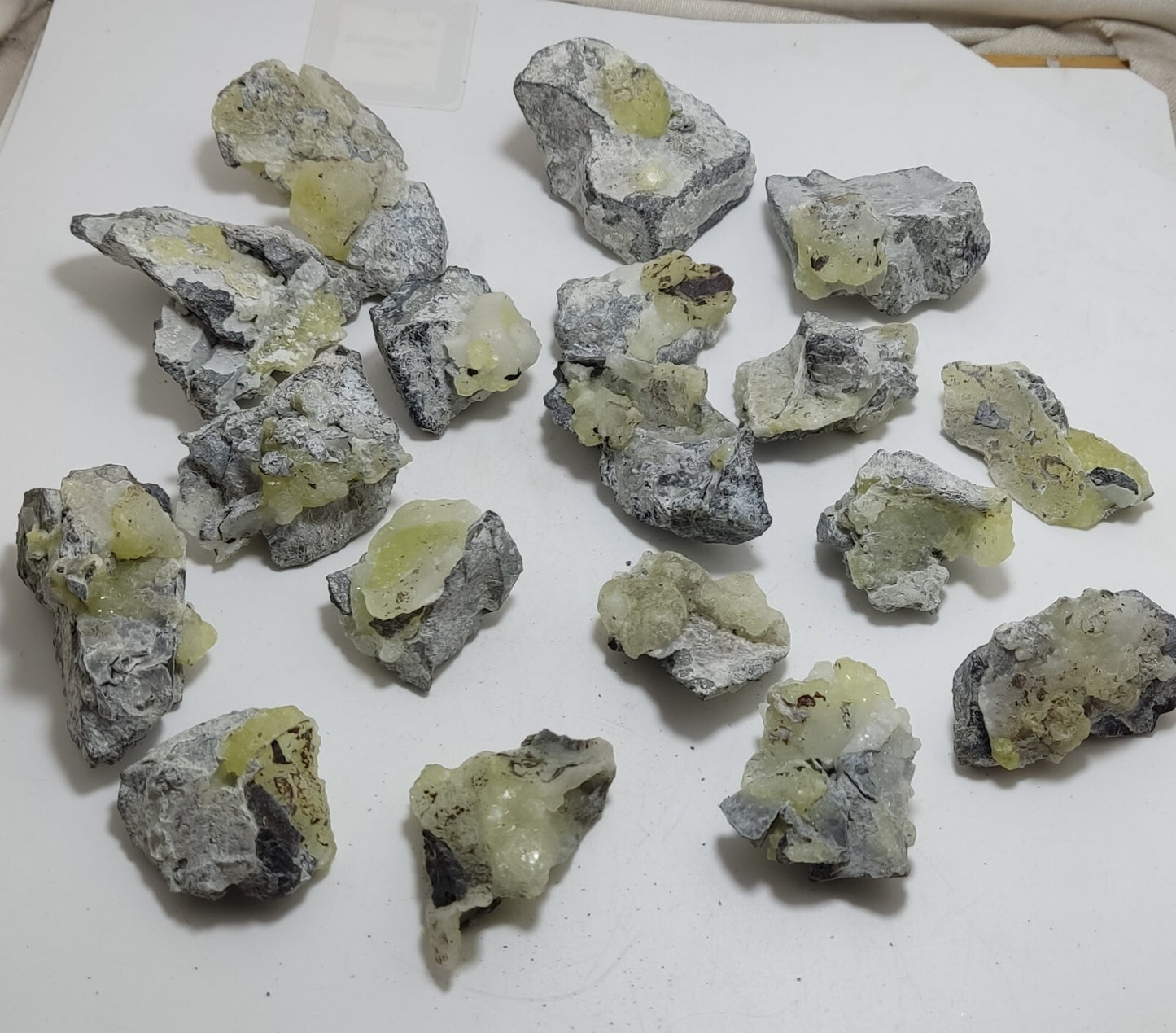 1130 grams Brucite on matrix with chromite