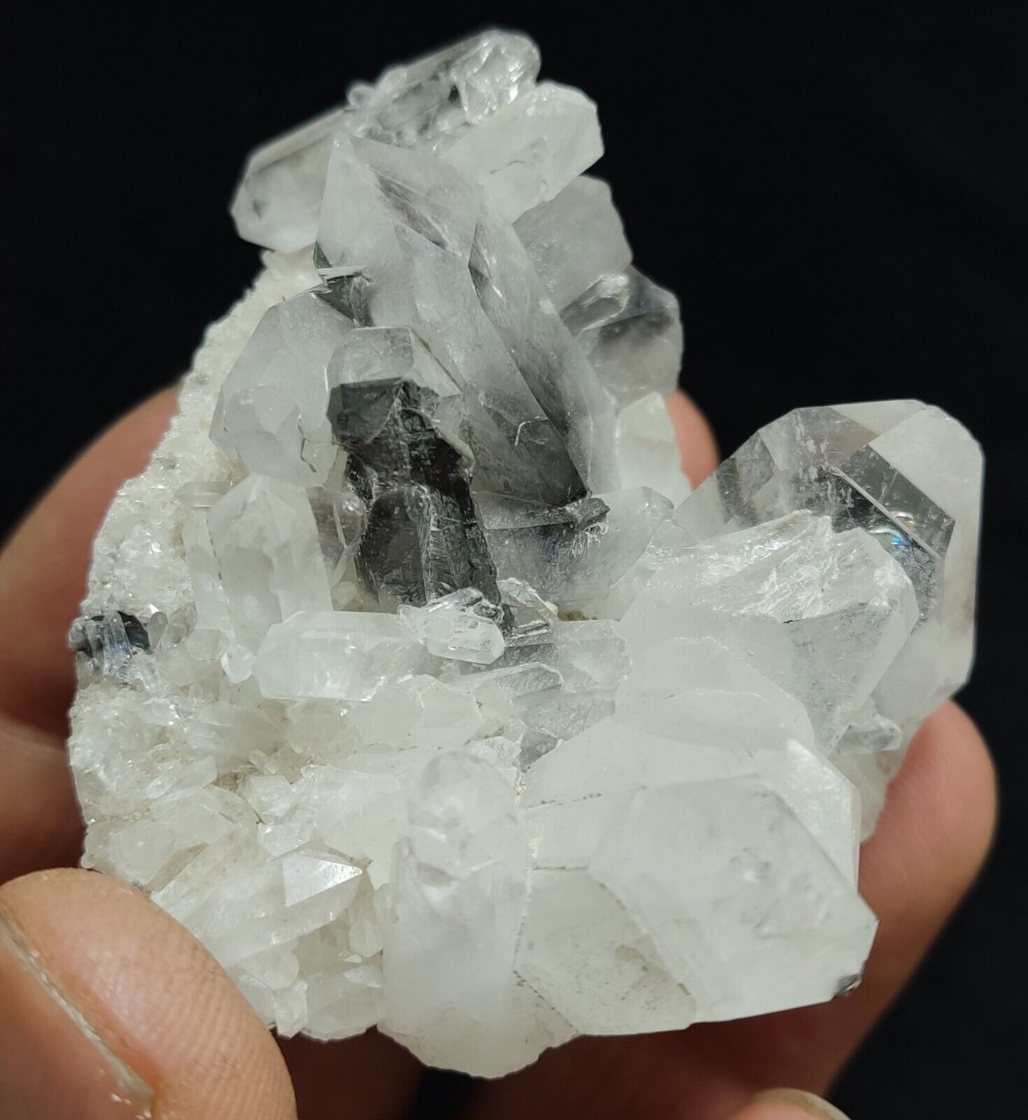 A very Aesthetic Natural terminated brookite Quartz cluster 84 grams