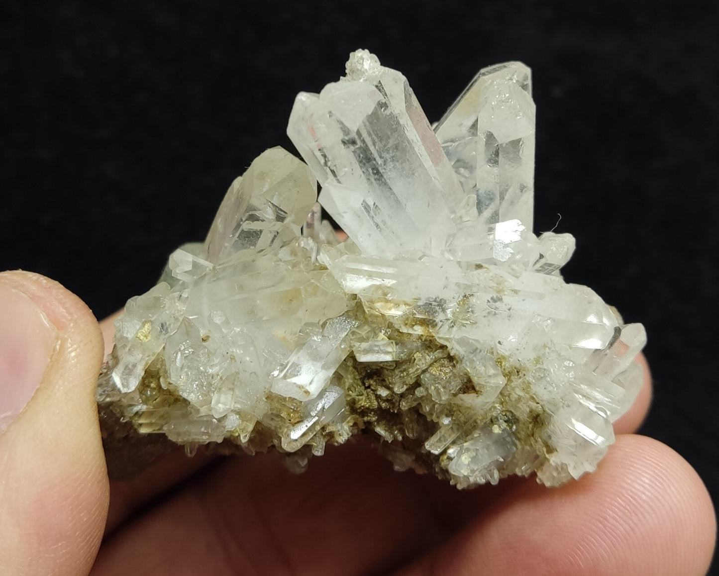 An Aesthetic specimen of quartz on matrix  62 grams