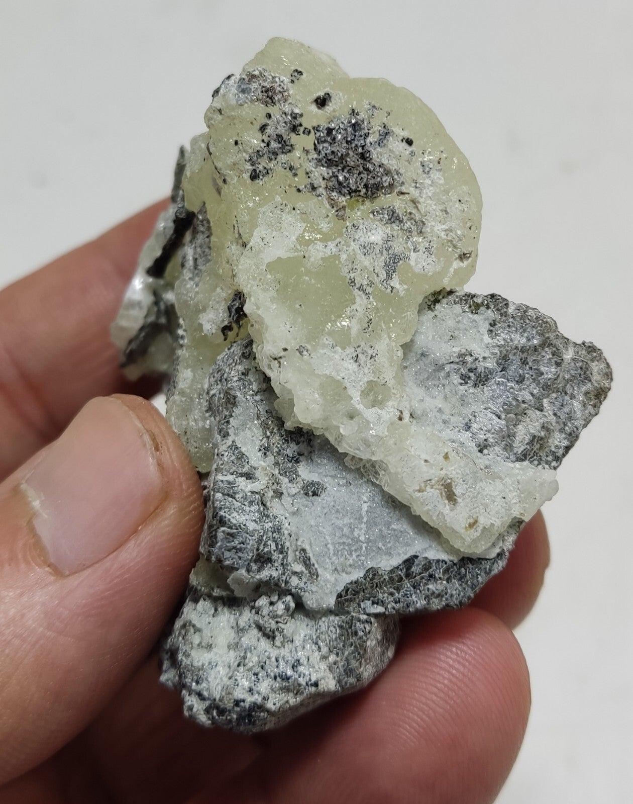 An Aesthetic Natural specimen of brucite with chromite 57 grams