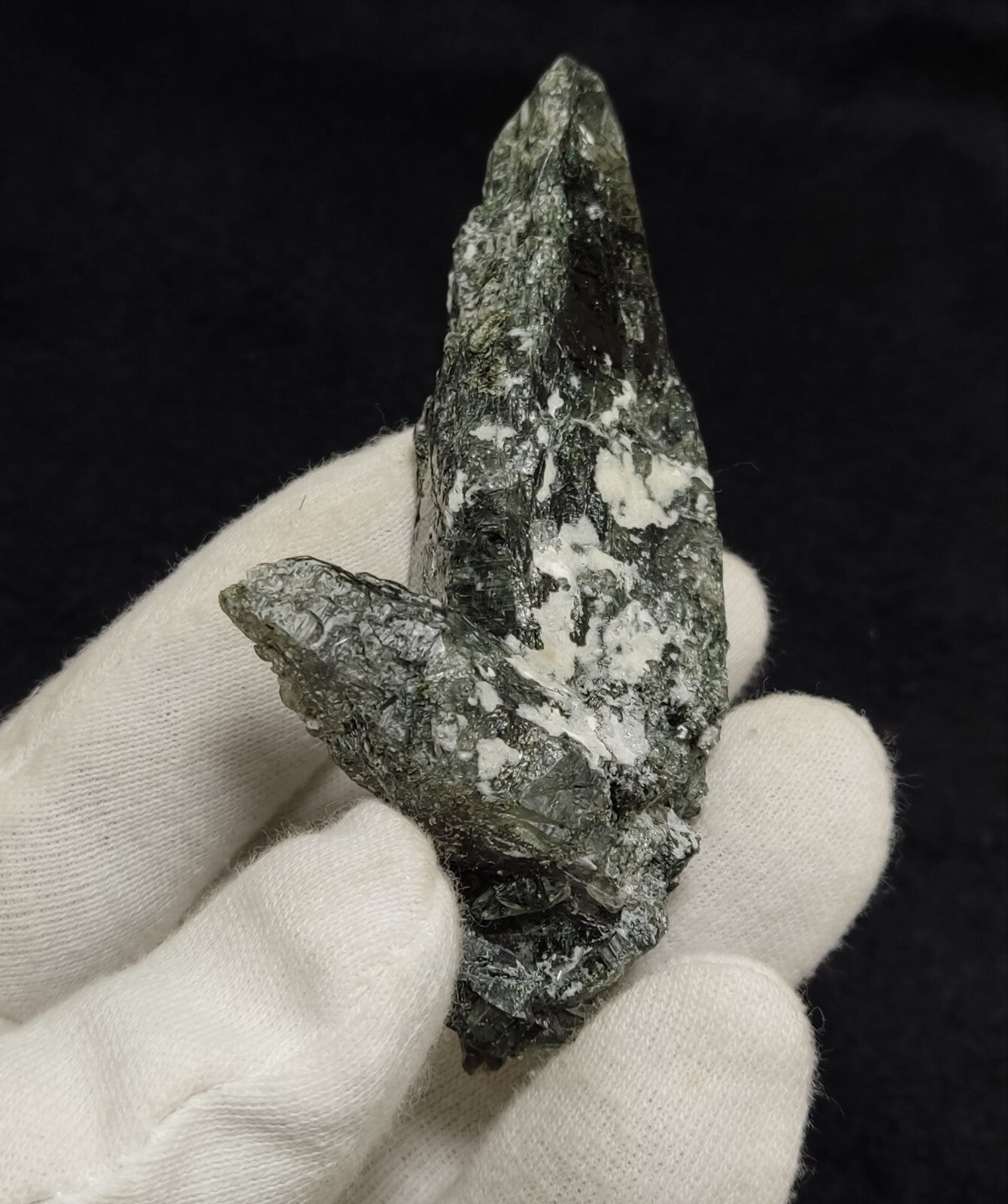 An Aesthetic Natural terminated Chlorite Quartz crystal specimen 88 grams