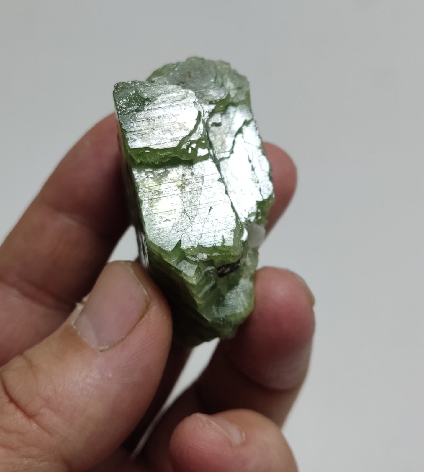 An amazing specimen of diopside crystal 71 grams