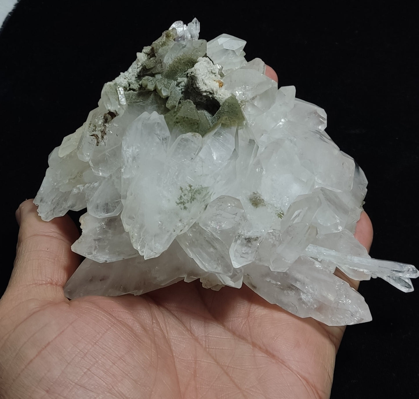 An Aesthetic large terminated Quartz cluster with chlorite inclusions 495 grams