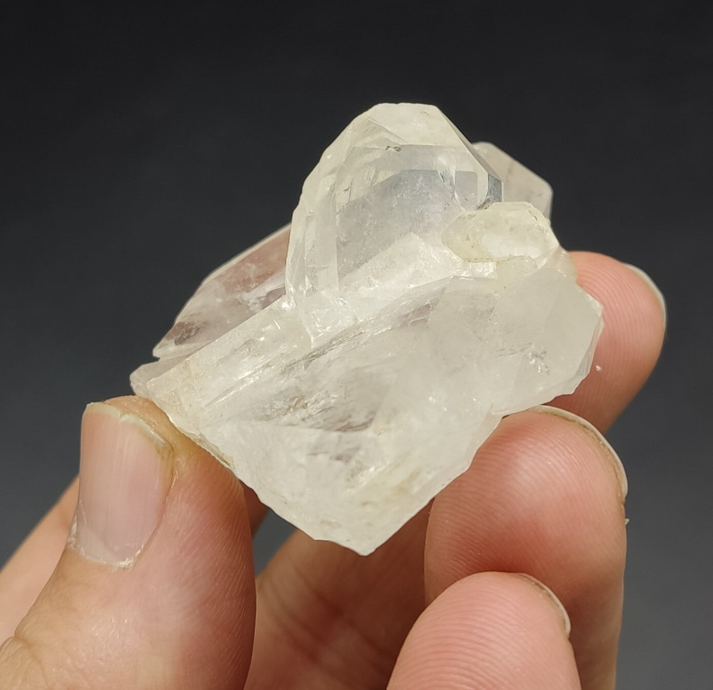 An Aesthetic terminated Quartz crystal specimen 65 grams