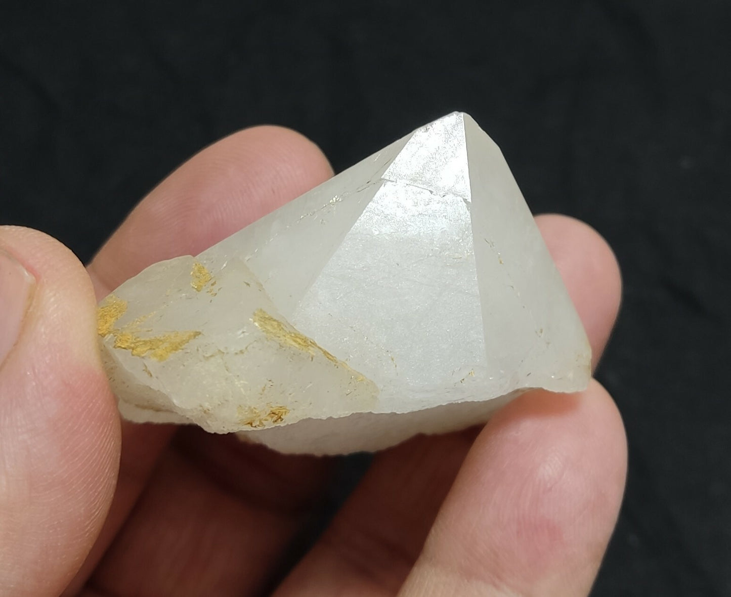 A very Aesthetic Natural beautifully terminated Quartz crystal 80 grams