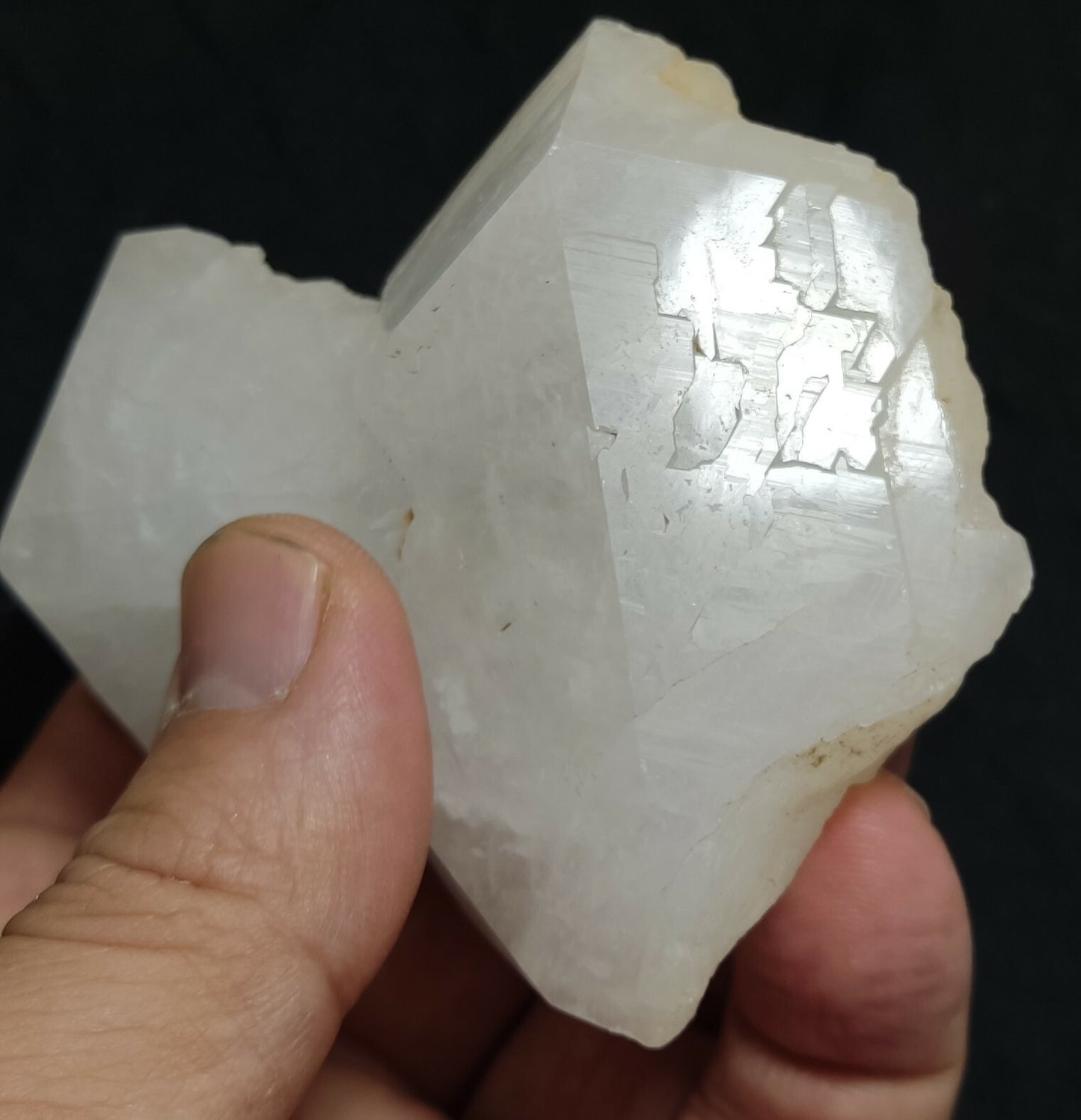 A very Aesthetic Natural beautifully terminated Quartz crystal 244 grams