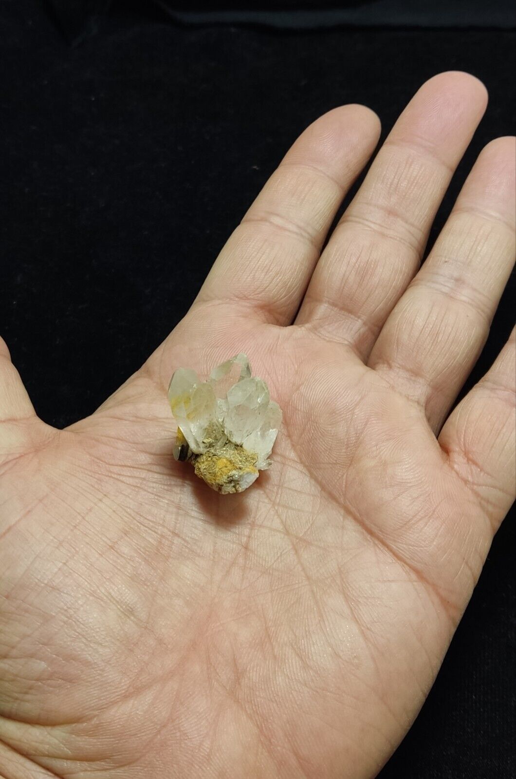 A small thumbna Aesthetic Natural beautifully terminated Quartz cluster 11 grams