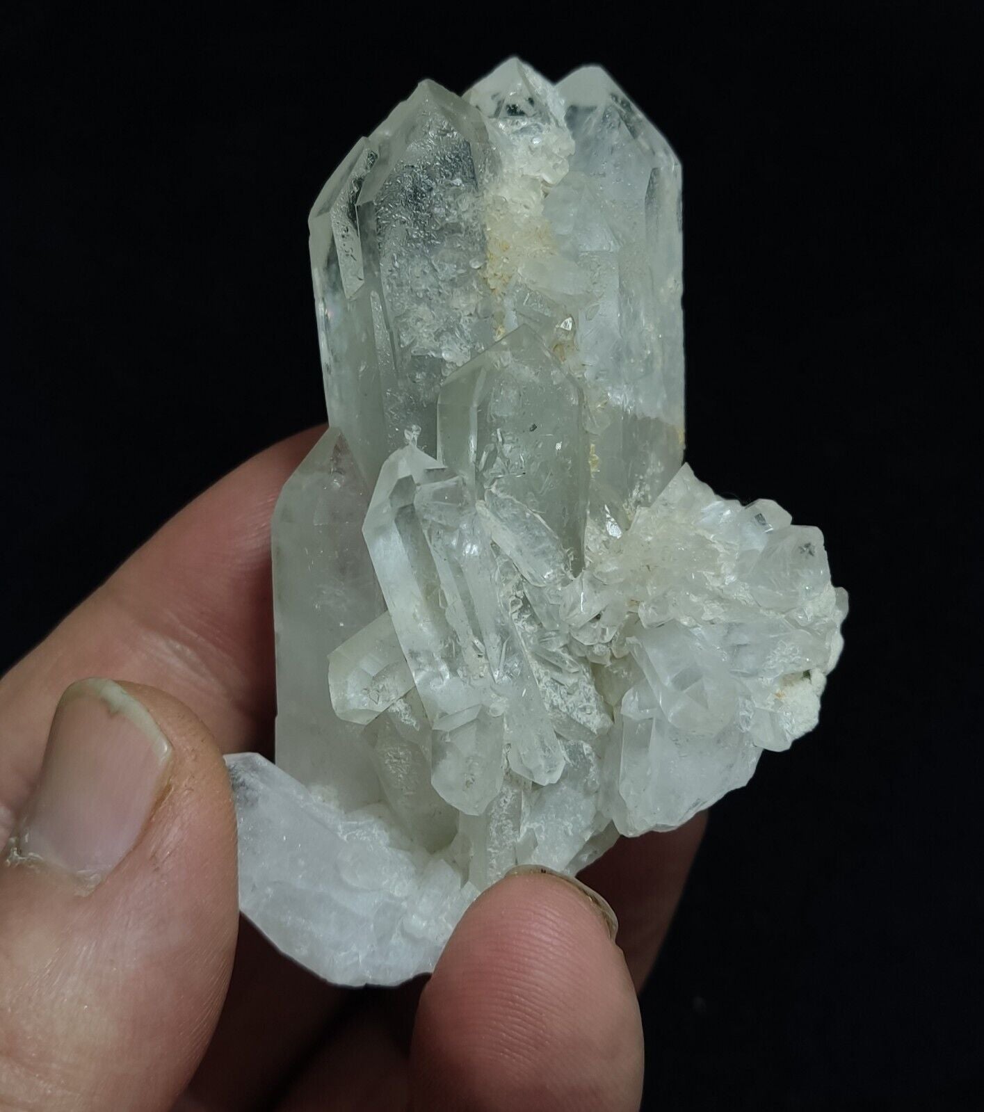 88 grams natural quartz crystal cluster
