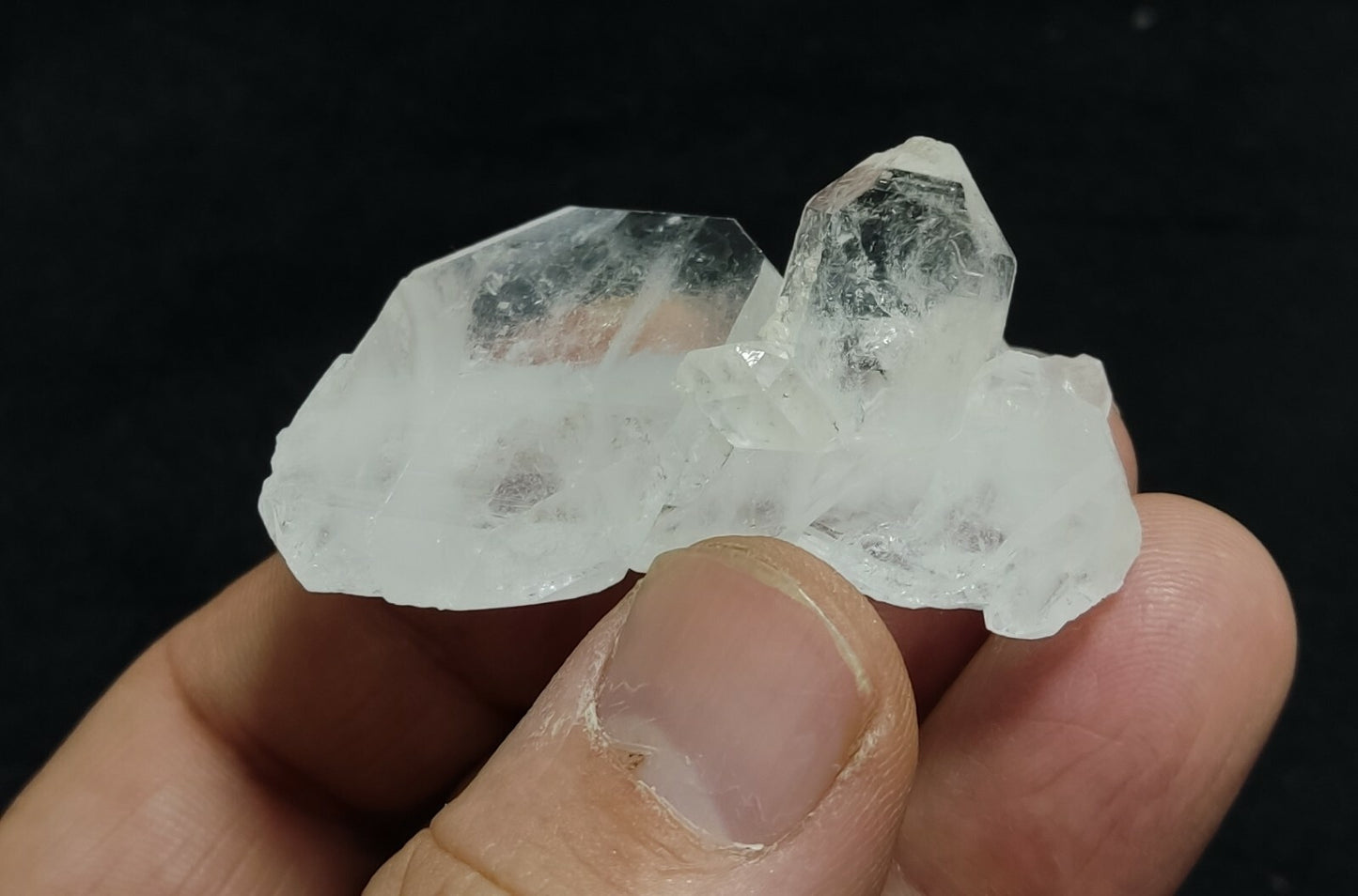 An amazing specimen of terminated faden Quartz crystal 27 grams