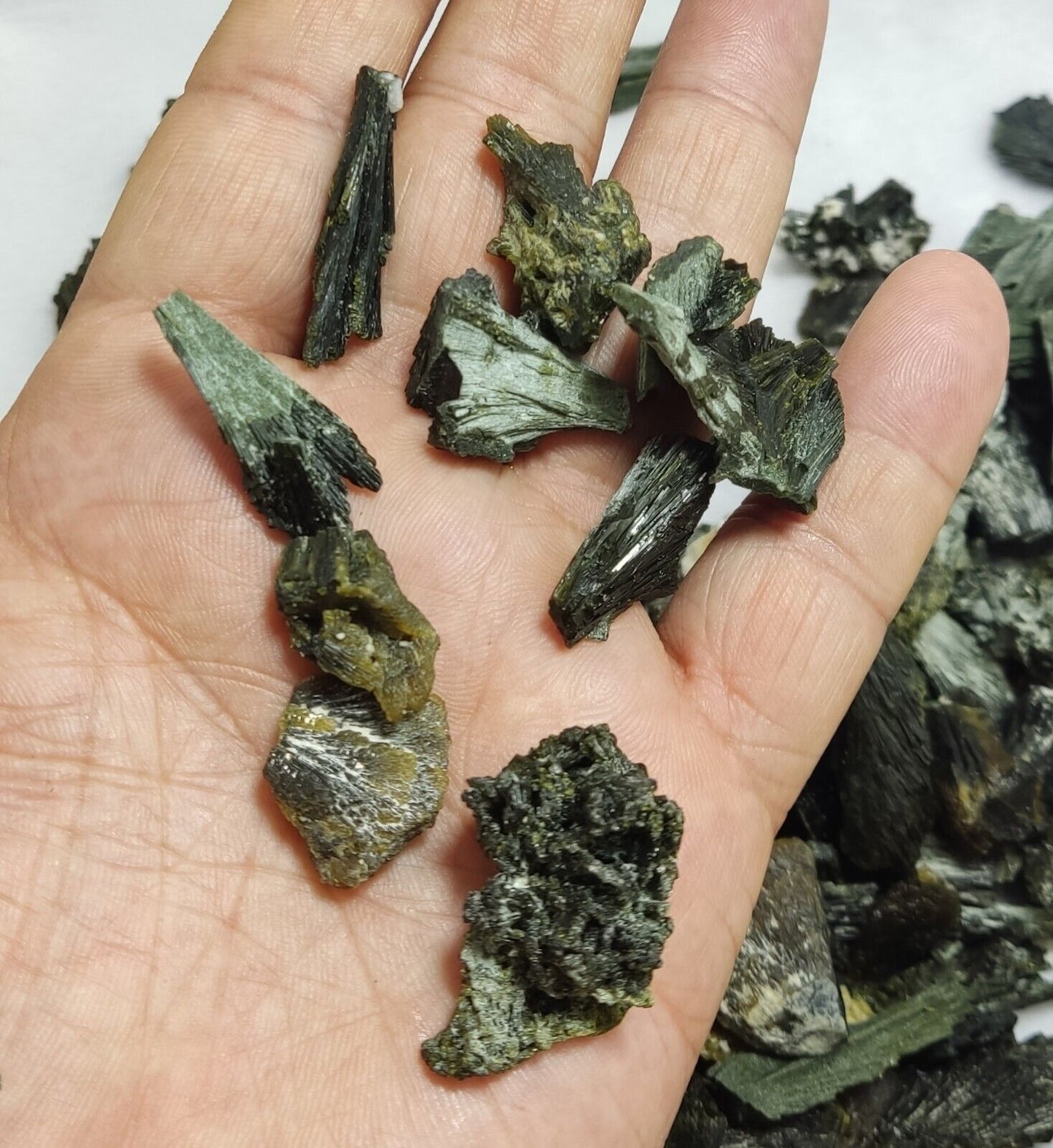 1000 grams epidote crystals