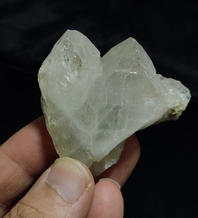 Natural Quartz 113 grams