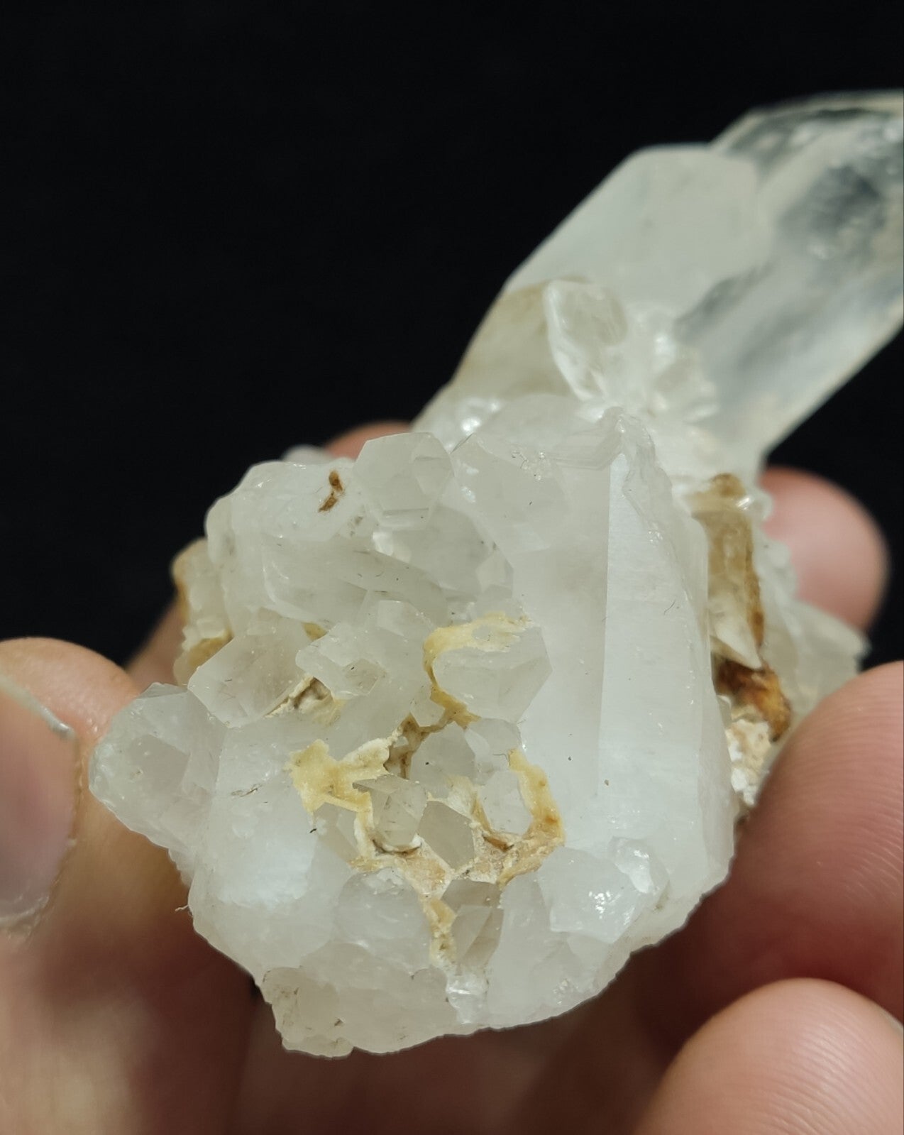 An Aesthetic Natural beautifully terminated Quartz cluster on matrix 121 grams